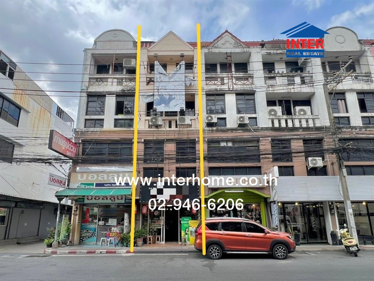 For SaleShop HouseRatchadapisek, Huaikwang, Suttisan : Commercial building, 4 floors, 16 sq m. Commercial building near Huai Khwang Market. Ratchadaphisek Road Pracharat Bamphen Road, Huai Khwang District, Bangkok