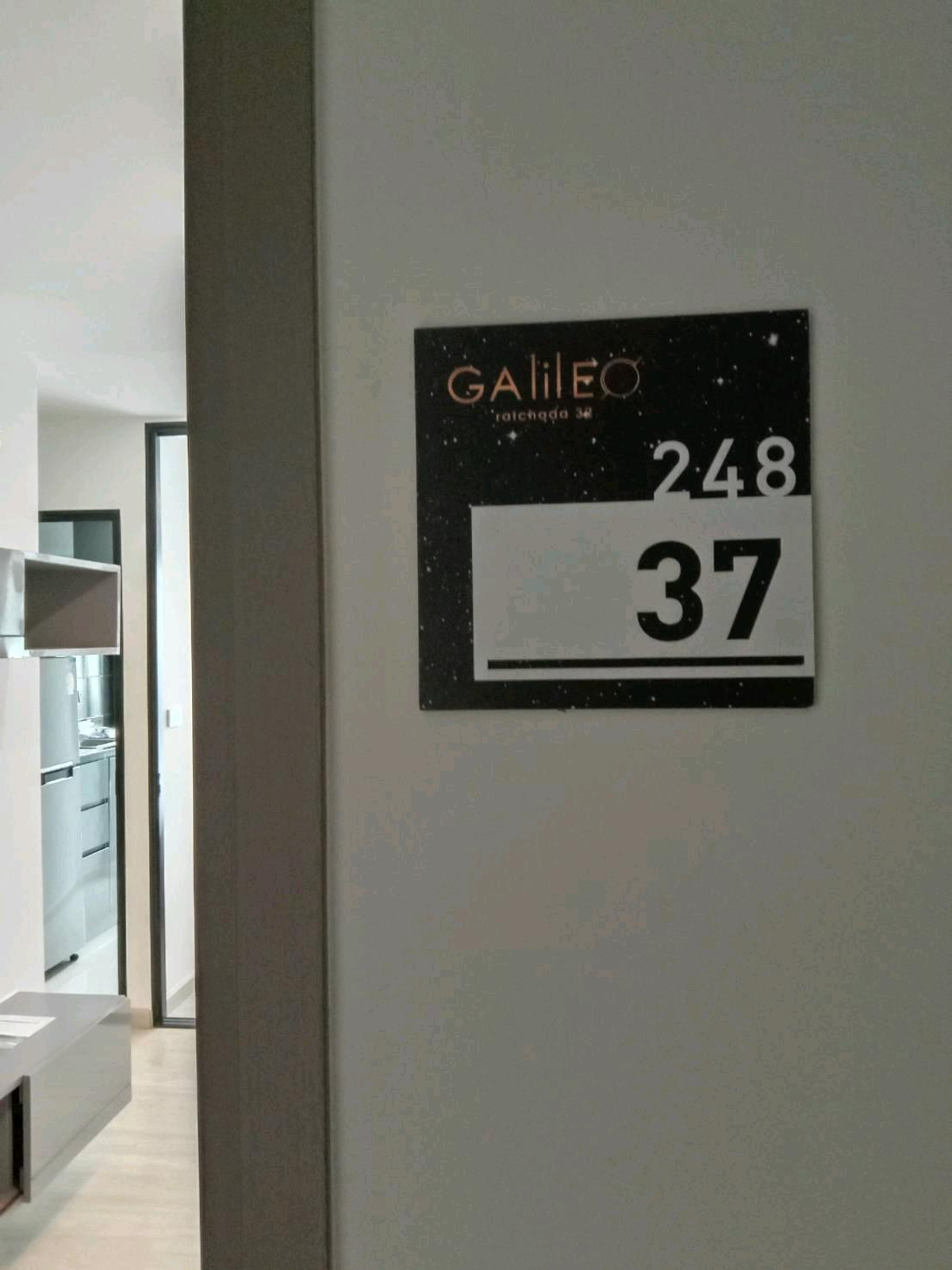 For RentCondoRatchadapisek, Huaikwang, Suttisan : 💫 Low-rise condo, peaceful atmosphere, private, close to the city, suitable for both living and working 🏙️🌿