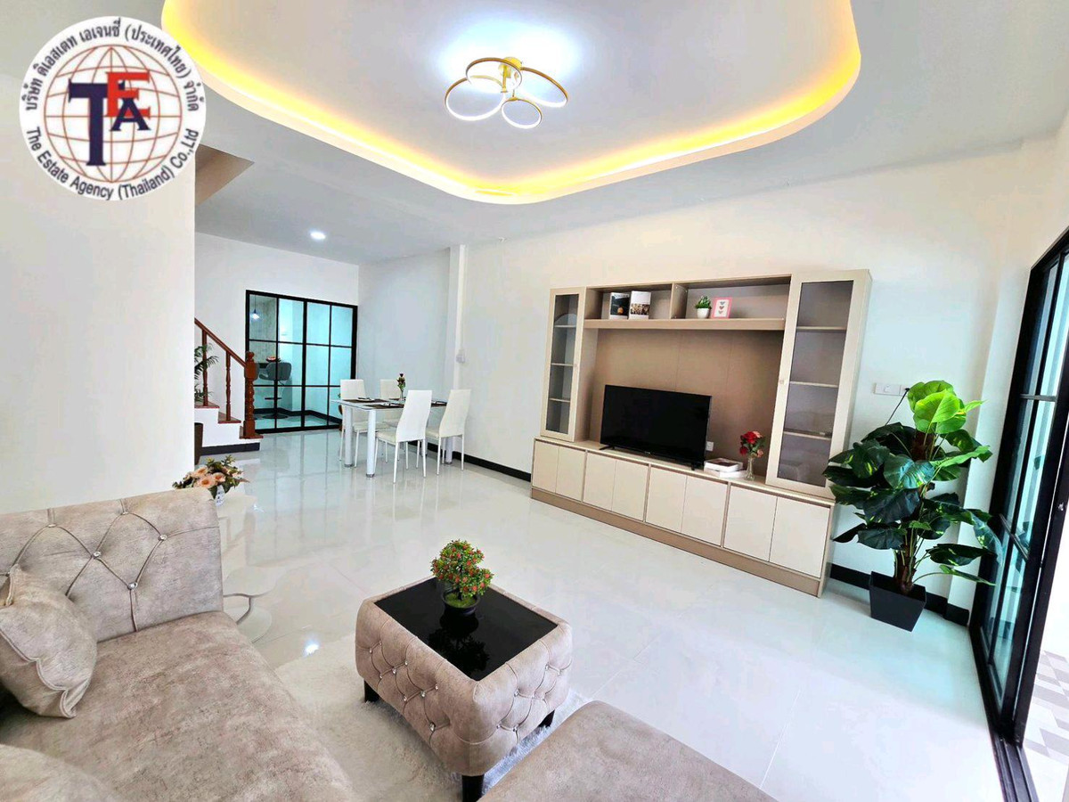 ขายทาวน์โฮมวิภาวดี ดอนเมือง หลักสี่ : ขายทาวน์เฮ้าส์ 2 ชั้น หมู่บ้านอยู่เจริญ หลังมุม ซอย 9 วิภาวดีรังสิต 37 สนามบินดอนเมือง เซียร์รังสิต แม็คโคร ฟิวเจอร์พาร์ครังสิต ตลาดสี่มุมเมือง สายไหม โรงพยาบาลบีแคร์ โรงพยาบาลจุฬาภร  พหลโยธินวิภาวดีรังสิต กำแพงเพชร 6  รามอินทรา