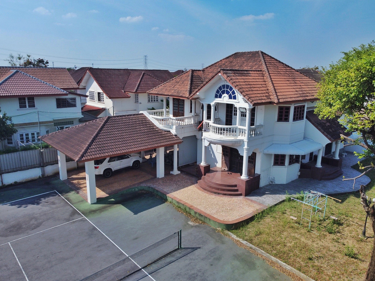 For SaleHousePhutthamonthon, Salaya : Land and house for sale, first 250 sq m, Main Road, Phasaree, Phutthamonthon Sai 2, Soi 5 | Suitable for building a luxury house / renovation