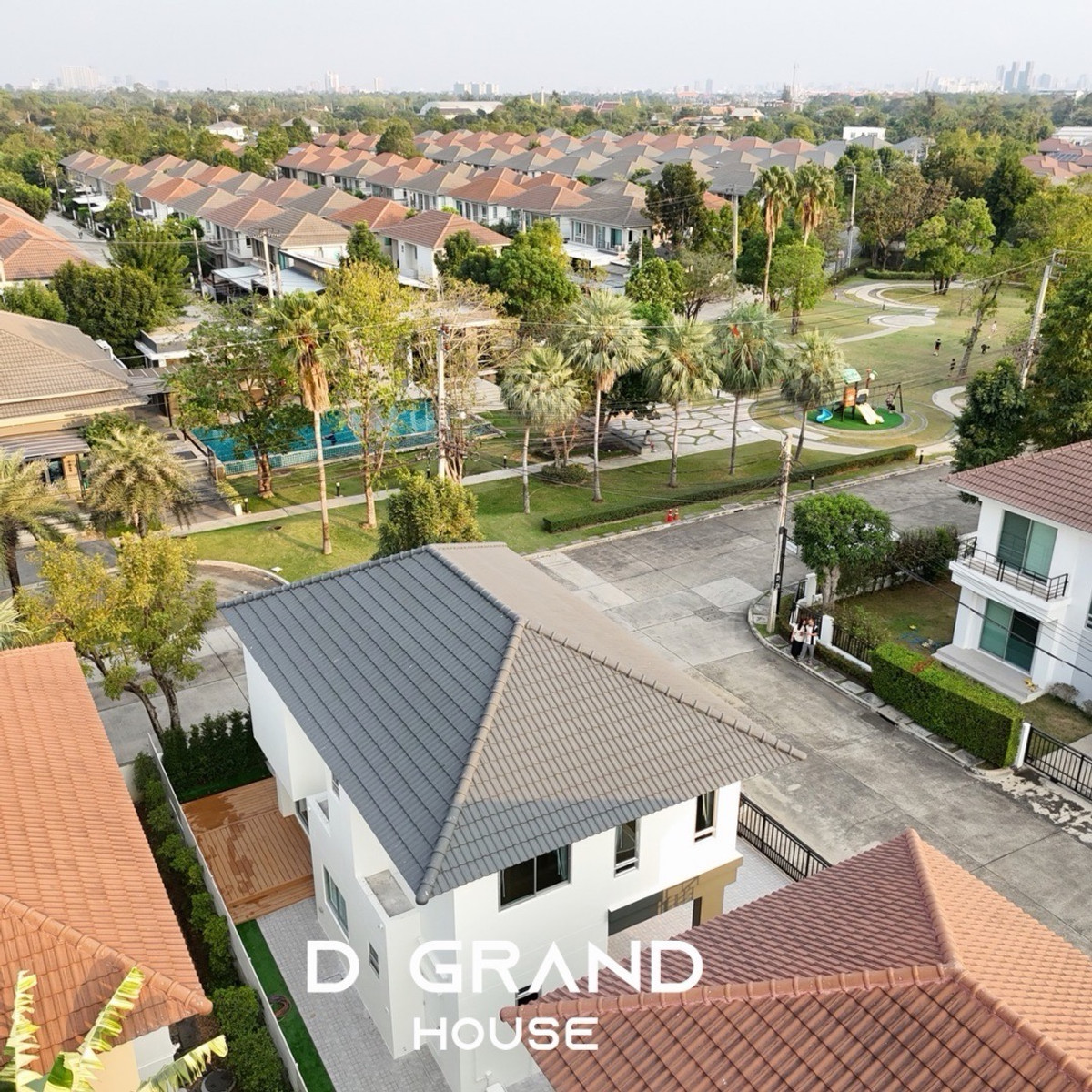 ขายบ้านพระราม 5 ราชพฤกษ์ บางกรวย : บ้านรีโนเวทใหม่ พร้อมอยู่ หลังมุม ตำแหน่งสวย ติด Clubhouse  “ไลฟ์ บางกอก บูเลอวาร์ด ราชพฤกษ์–รัตนาธิเบศร์” 