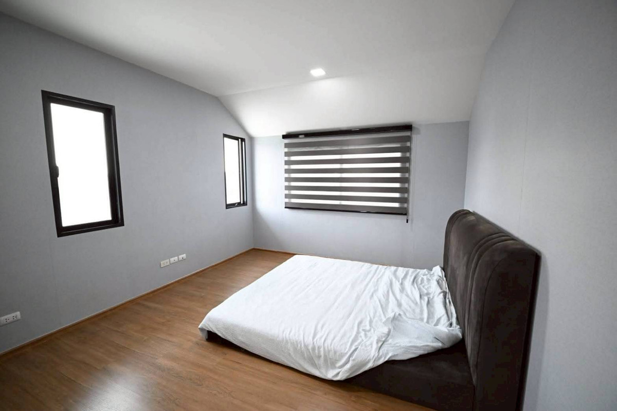 For RentHouseRama 2, Bang Khun Thian : For rent, 2-story detached house, Airi Rama 2 project, 5 bedrooms, 5 bathrooms, land 84 sq m., usable area 260 sq m., ready to move in. Near Central Rama 2 Department Store, Kanchana Expressway.