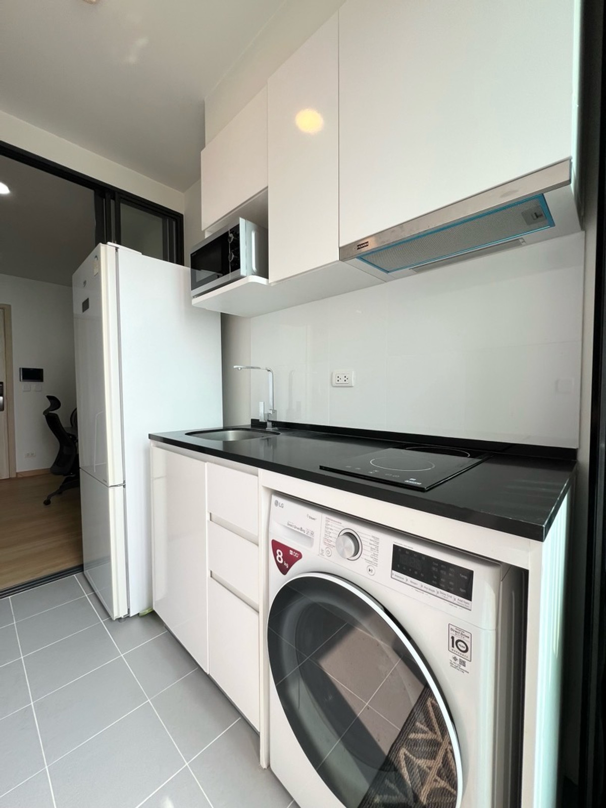 For SaleCondoKasetsart, Ratchayothin : ⚡️ [For Sale] Urgent! Condominium for Sale Chewathai Kaset–NawaminFully furnished + complete electrical appliances, move-in readyBrand-new SPC flooring throughout the unit 🔥Near BTS Kasetsart