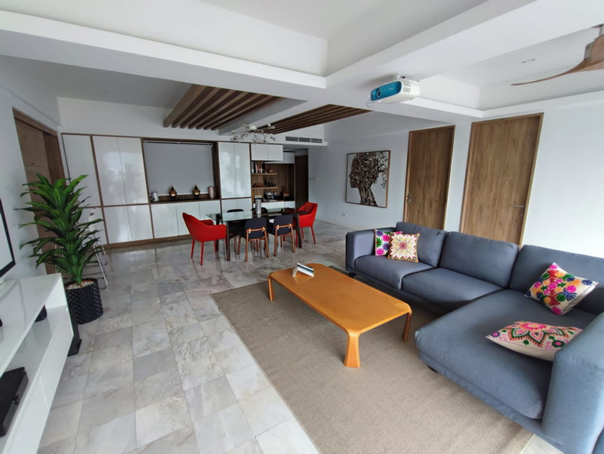 For RentCondoSukhumvit, Asoke, Thonglor : Condo 3 bedrooms, Fully Renovated for Rent Thonglor Area