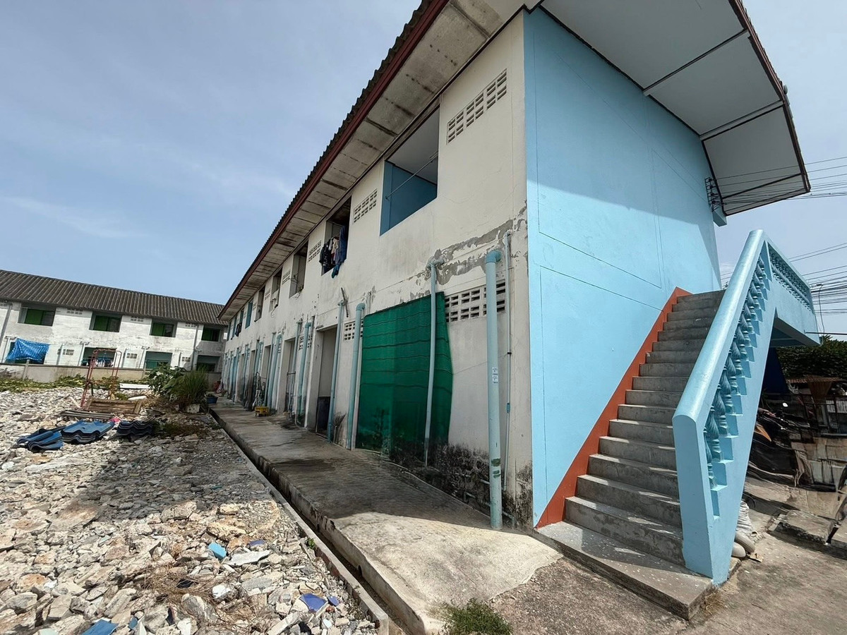 For SalePattaya, Bangsaen, Chonburi : Apartment with land 393 square wah, Sahapat Group, Chonburi / 2 floors (FOR SALE) YEAN095