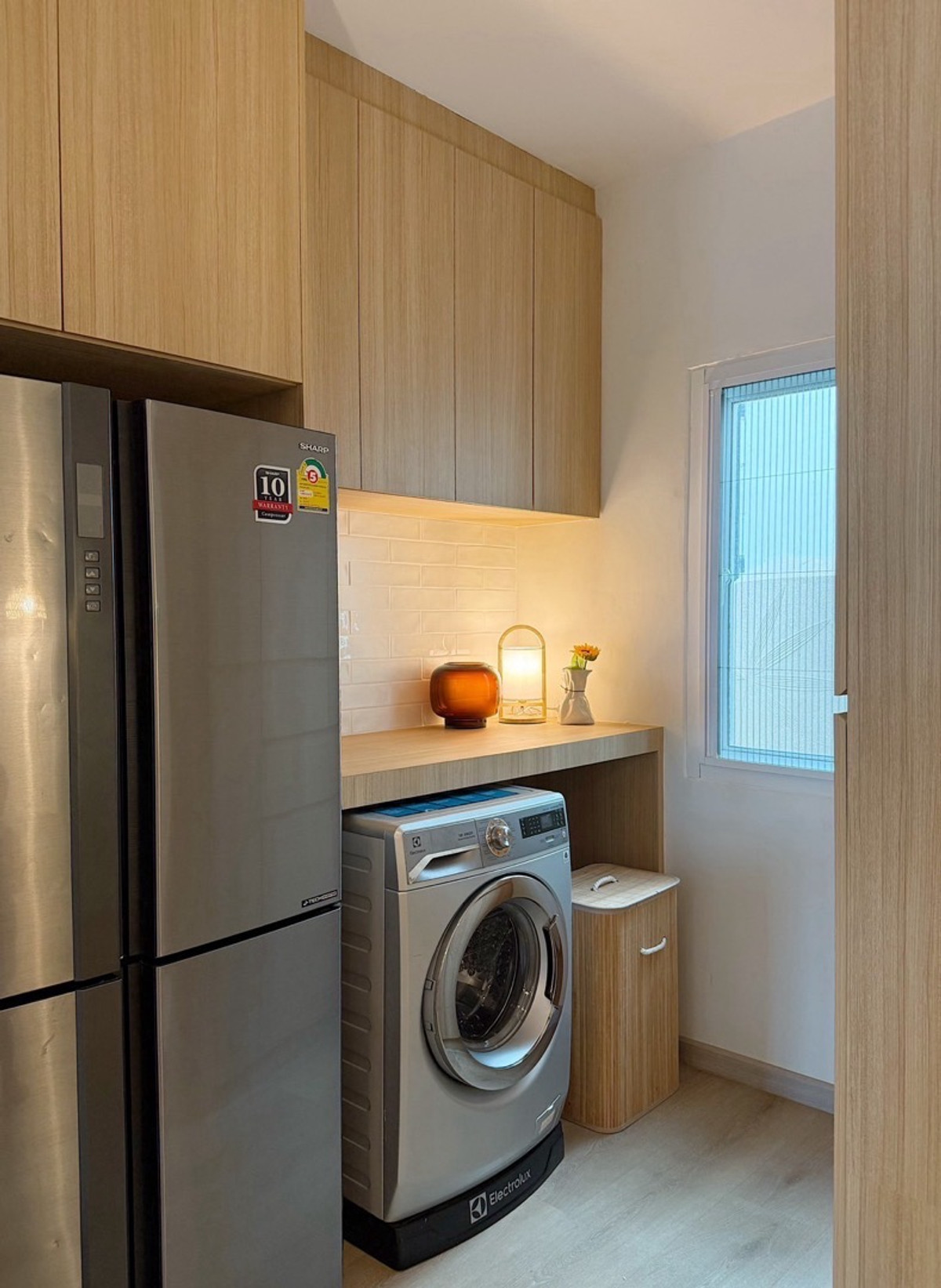 ให้เช่าทาวน์โฮมเลียบทางด่วนรามอินทรา : บ้านหลังริม ปล่อยเช่าเดือนละ 38,000 บาท