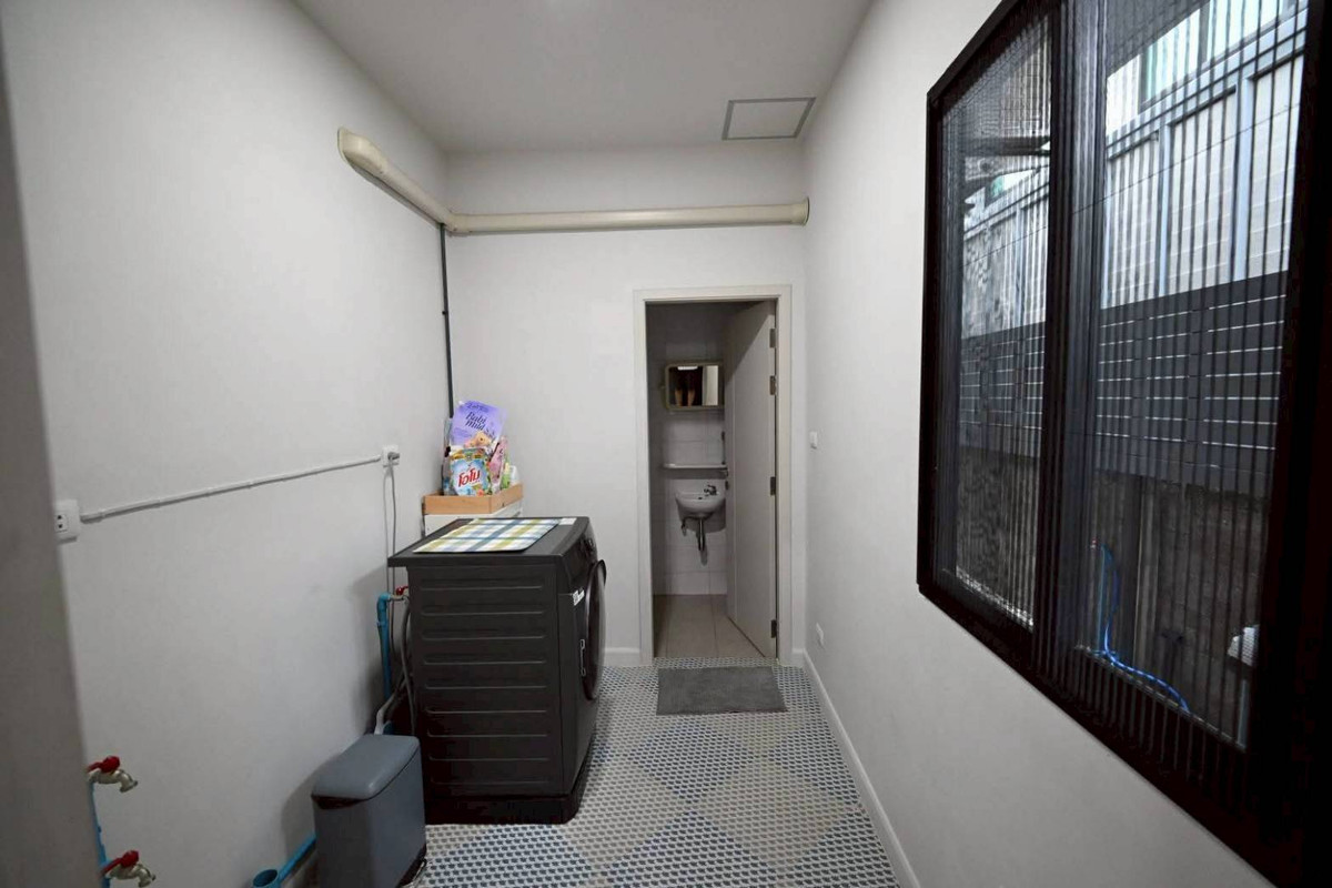 For RentHouseRama 2, Bang Khun Thian : For rent, 2-story detached house, Airi Rama 2 project, 5 bedrooms, 5 bathrooms, land 84 sq m., usable area 260 sq m., ready to move in. Near Central Rama 2 Department Store, Kanchana Expressway.