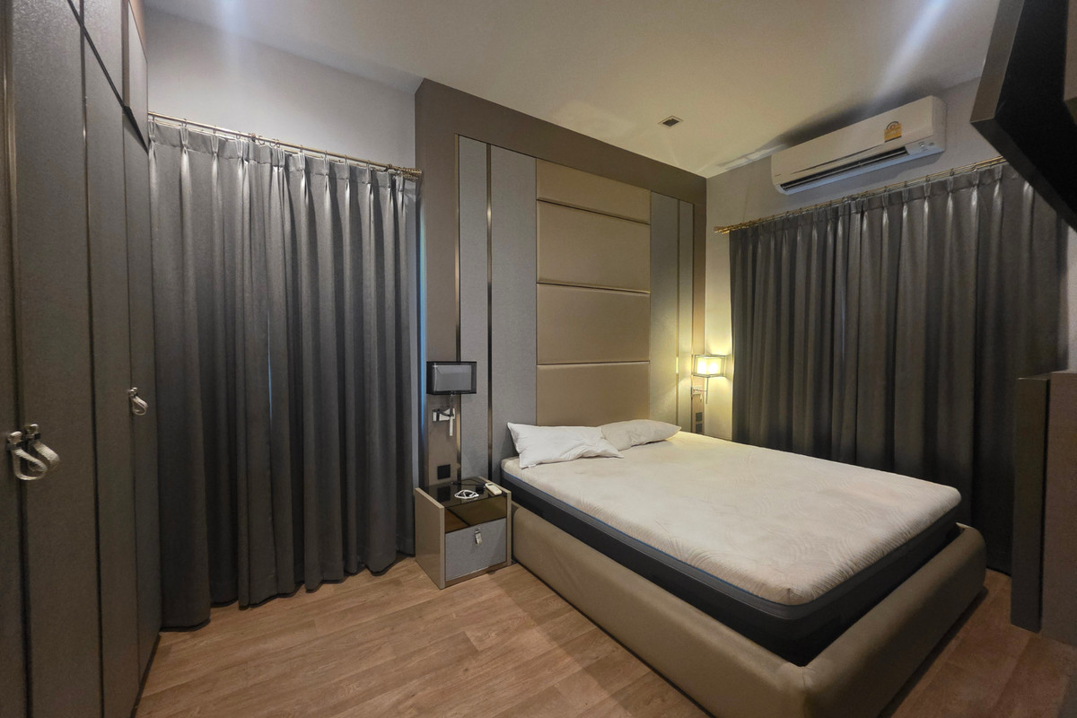 ขายบ้านพัฒนาการ ศรีนครินทร์ : ซื้อตอนนี้ดีที่สุด ขายบ้านหรู 3 ชั้น ที่ดินใหญ่153ตร.วา. แกรนด์ บางกอก บูเลอวาร์ด พระราม 9