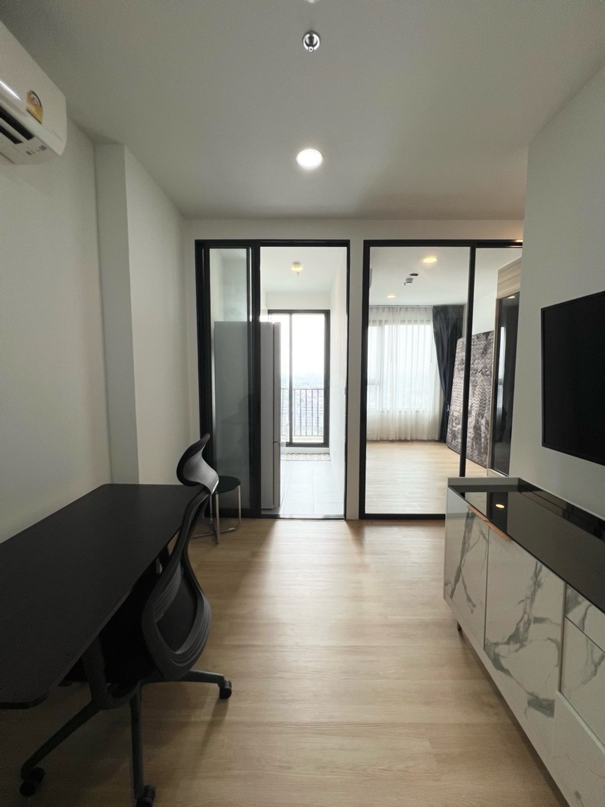 For SaleCondoKasetsart, Ratchayothin : ⚡️ [For Sale] Urgent! Condominium for Sale Chewathai Kaset–NawaminFully furnished + complete electrical appliances, move-in readyBrand-new SPC flooring throughout the unit 🔥Near BTS Kasetsart