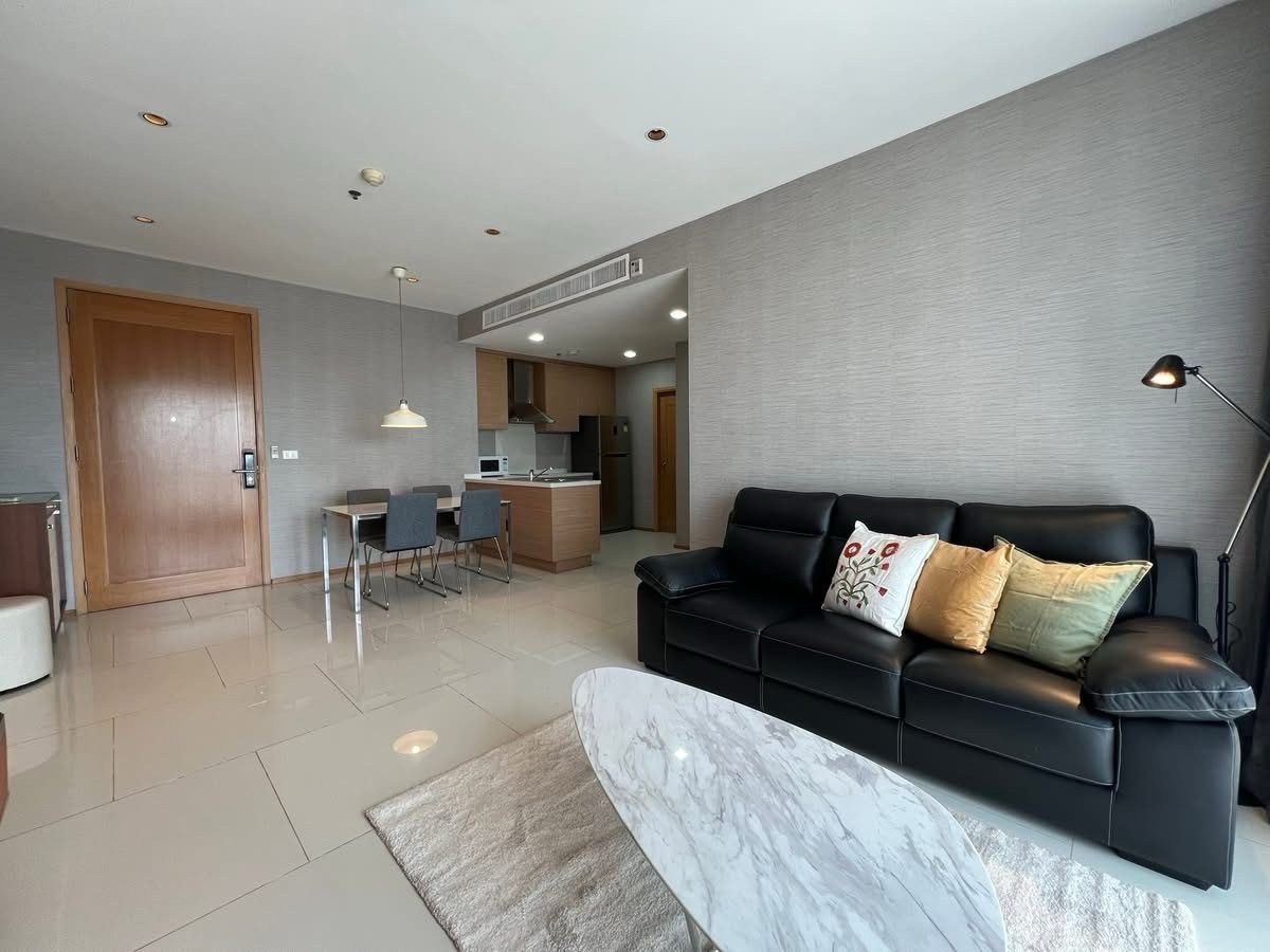 ให้เช่าคอนโดสุขุมวิท อโศก ทองหล่อ : ✨The Emporio Place 1bedroom 1bathroom  65 sqm with balcony Only 55,000/month 🔥
