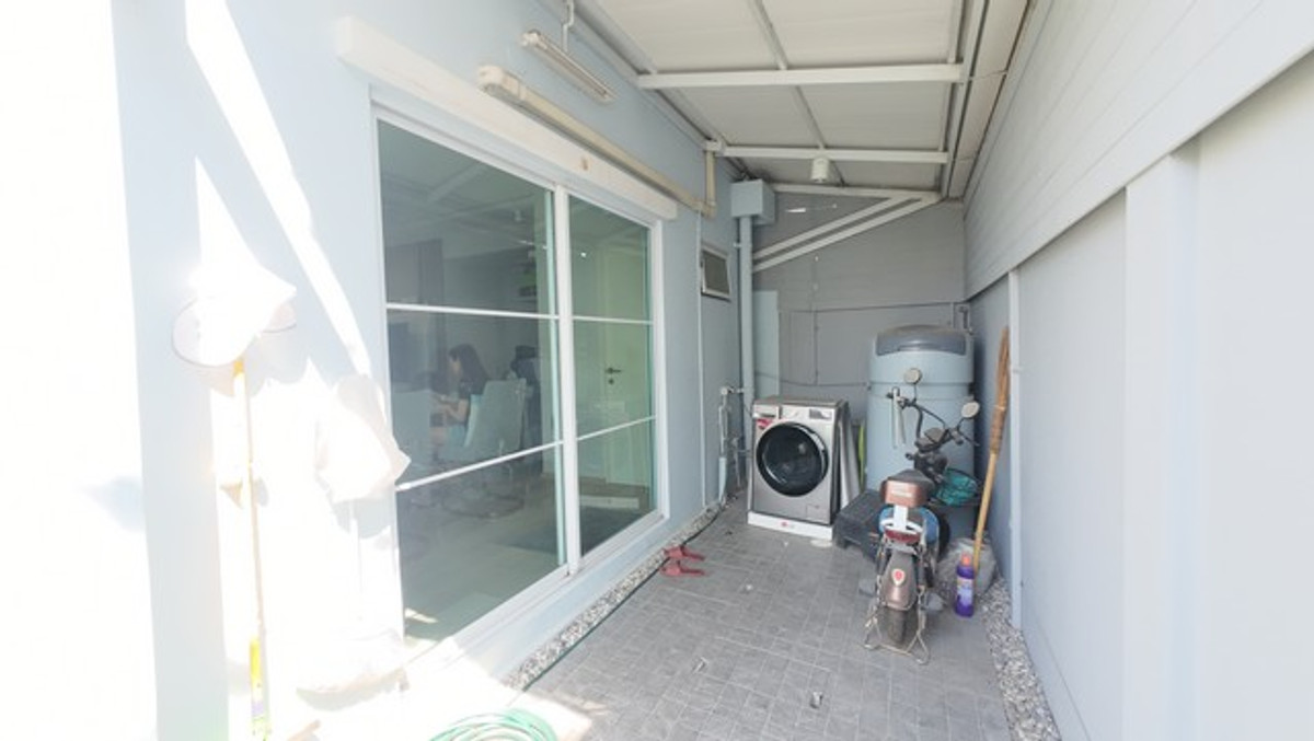 For SaleTownhomeBangna, Bearing, Lasalle : Indy 4 Bangna KM.7, the first house ready for a small family to begin happiness immediately.