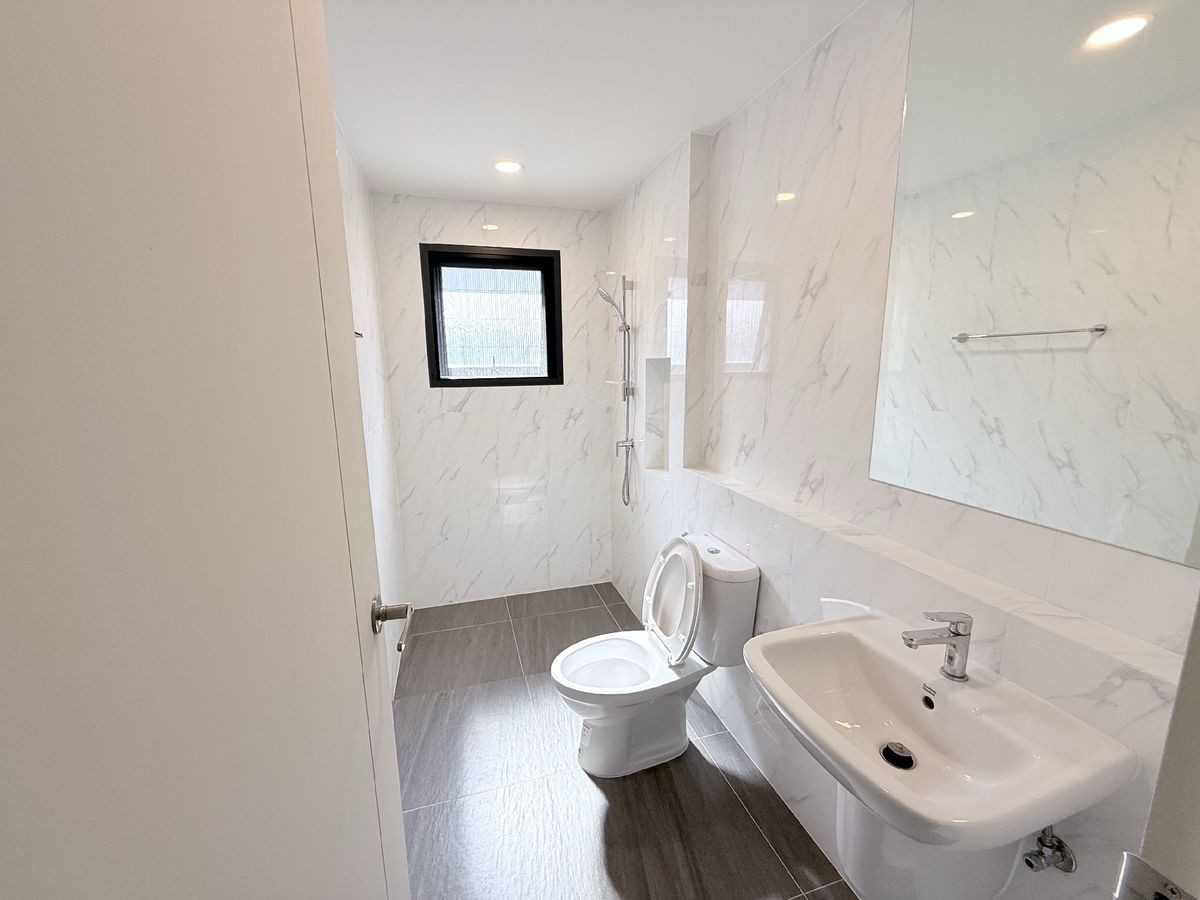 ขายบ้านบางนา แบริ่ง ลาซาล : เซนโทร บางนา / 3 ห้องนอน (ขาย), Centro Bangna / 3 Bedrooms (FOR SALE) YOK023