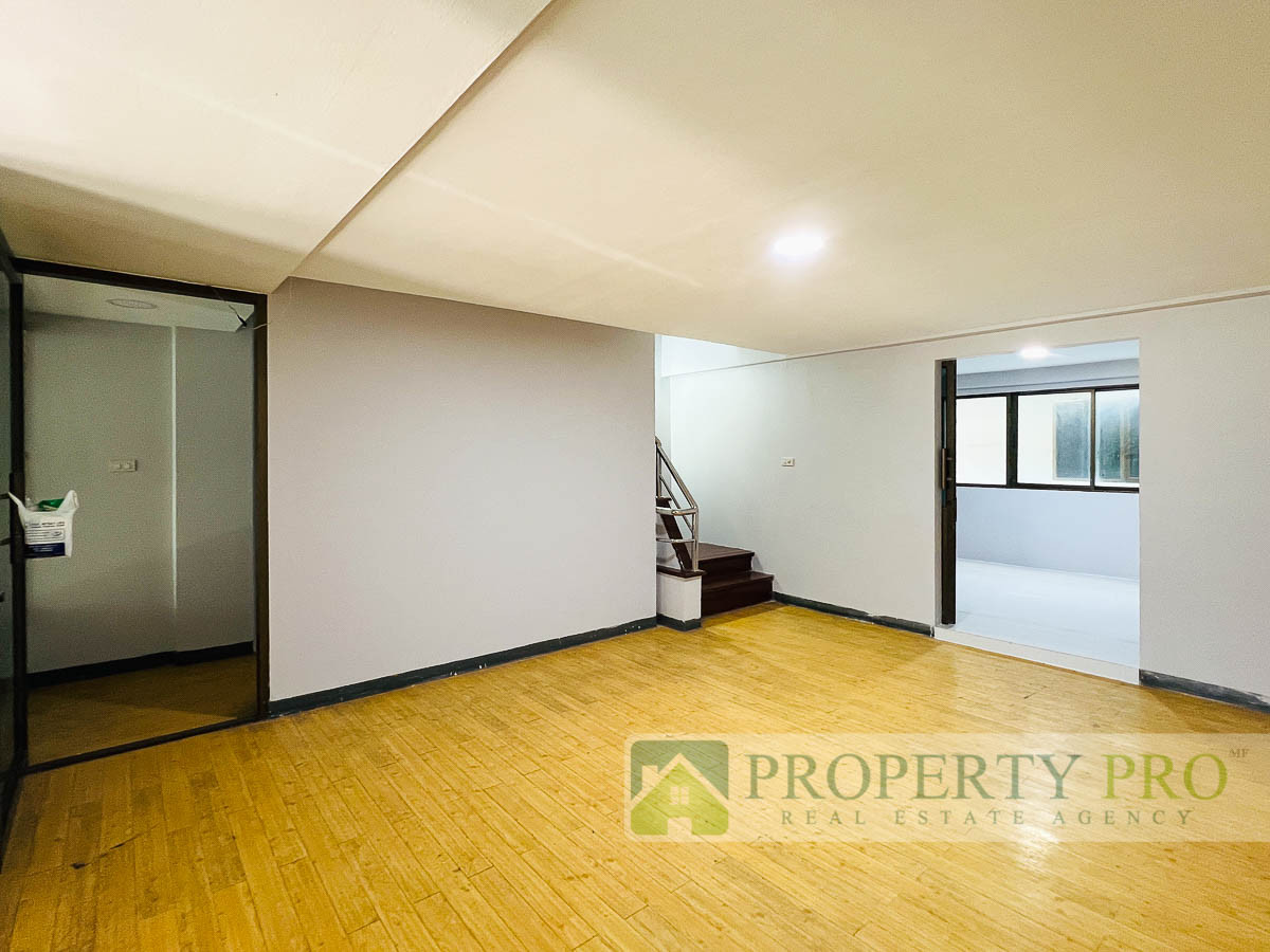 For SaleShop HouseRamkhamhaeng, Hua Mak : Commercial Building for Sale Town in Town, area 30 sqw 360 sqm Good Location Near Ladprao, Pracha Uthit, Ramkhamhaeng : MF26S-001