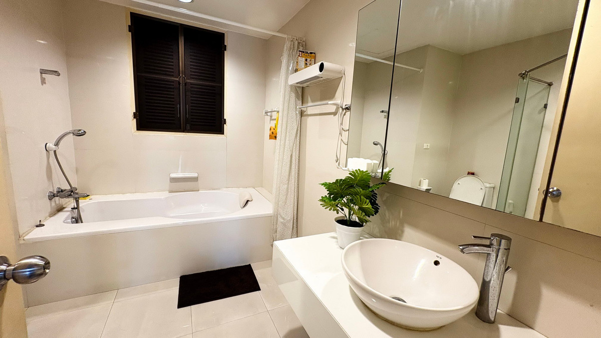 ขายคอนโดรัชดา ห้วยขวาง : คอนโด 2 ห้องนอน ใกล้รถไฟฟ้าใต้ดิน โครงการ Amanta-Ratchada, Contact 062-496-6454