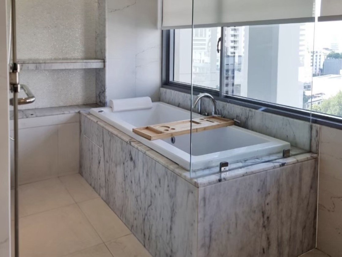 ขายคอนโดสาทร นราธิวาส : 🔥ขายด่วน+🔥เดอะ สุโขทัย เรสซิเด้นซ์ ใกล้สถานีรถไฟฟ้า MRT ลุมพินี เฟอร์นิเจอร์ครบ พร้อมเข้าอยู่