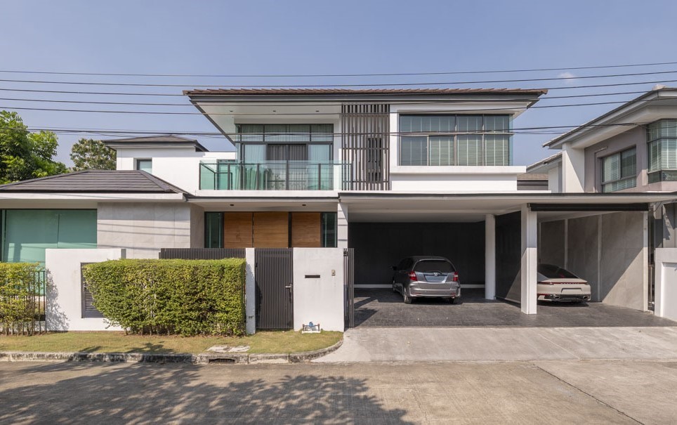 For SaleHousePattanakan, Srinakarin : 🔥Urgent Sale+🔥 Setthasiri Srinakarin-Rama 9, Fully Furnished, Ready to Move In.