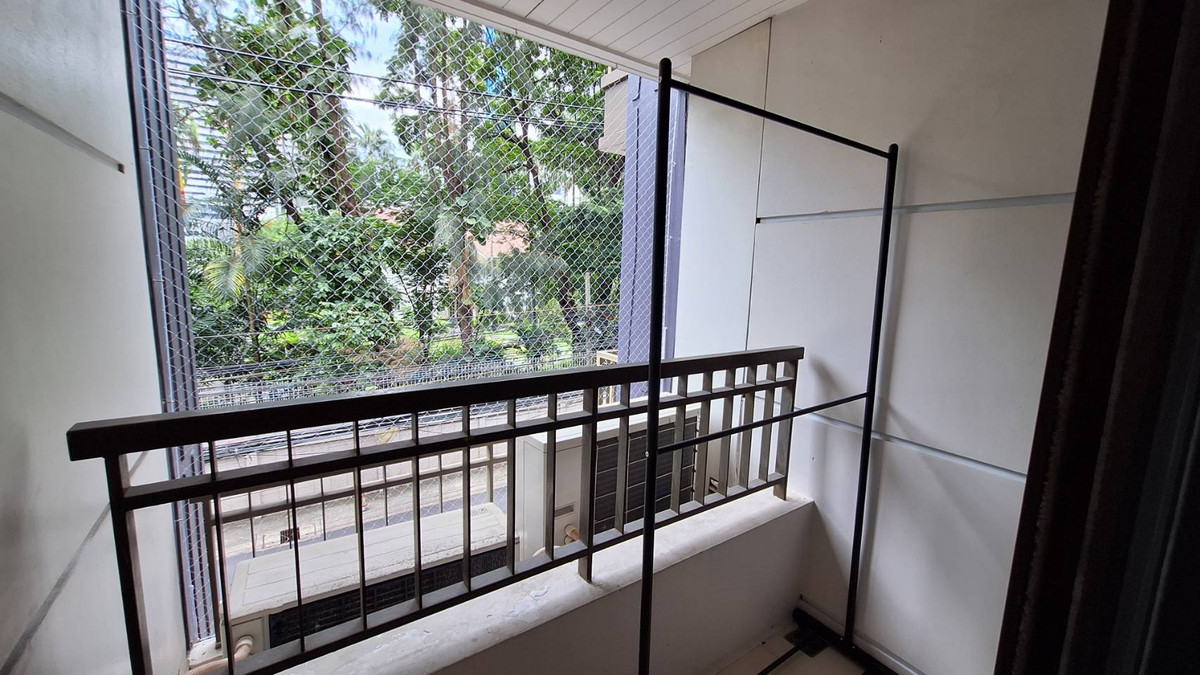 For RentCondoSathorn, Narathiwat : Condo for Rent COLLEZIO SATHORN PIPAT near BTS Chongnonsri (200metres) 43 Sq 3 Floor 1 Bedroom