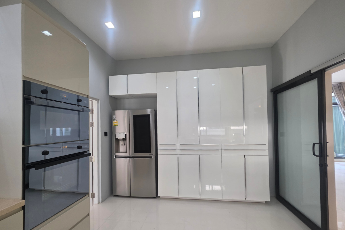 ขายบ้านพัฒนาการ ศรีนครินทร์ : ซื้อตอนนี้ดีที่สุด ขายบ้านหรู 3 ชั้น ที่ดินใหญ่153ตร.วา. แกรนด์ บางกอก บูเลอวาร์ด พระราม 9