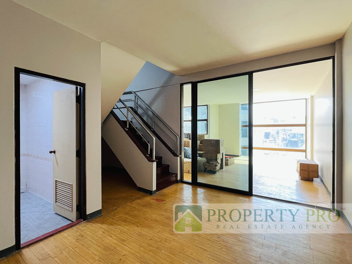 For SaleShop HouseRamkhamhaeng, Hua Mak : Commercial Building for Sale Town in Town, area 30 sqw 360 sqm Good Location Near Ladprao, Pracha Uthit, Ramkhamhaeng : MF26S-001