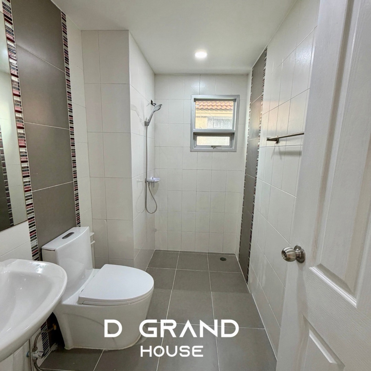 ขายบ้านพระราม 5 ราชพฤกษ์ บางกรวย : บ้านรีโนเวทใหม่ พร้อมอยู่ หลังมุม ตำแหน่งสวย ติด Clubhouse  “ไลฟ์ บางกอก บูเลอวาร์ด ราชพฤกษ์–รัตนาธิเบศร์” 