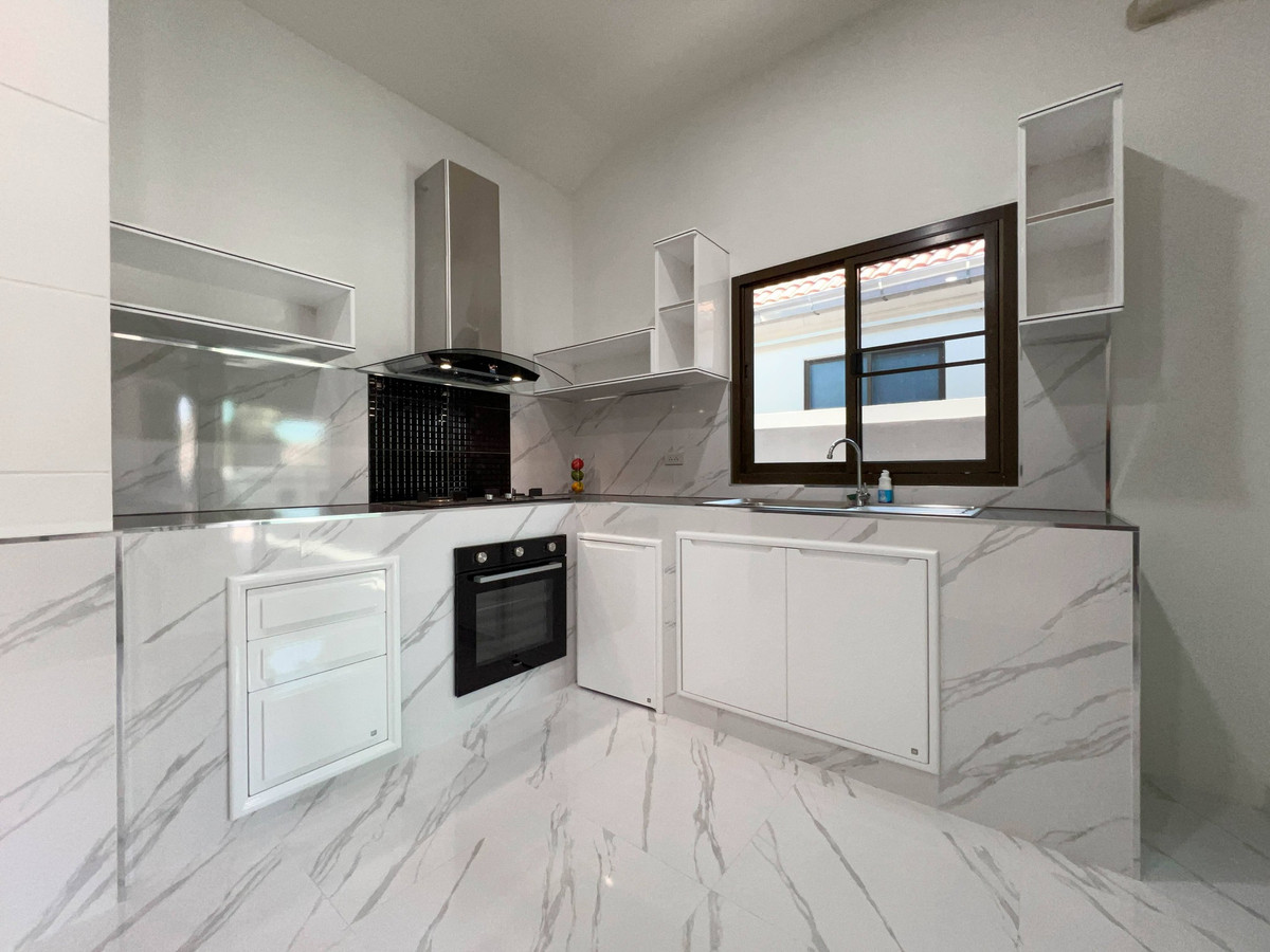 For SaleHousePattaya, Bangsaen, Chonburi : Pattaya Hill Village 2 / 3 Bedrooms (For Sale), Pattaya Hill 2 / 3 Bedrooms (FOR SALE) BEWN049