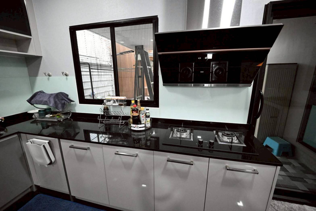 For RentHouseRama 2, Bang Khun Thian : For rent, 2-story detached house, Airi Rama 2 project, 5 bedrooms, 5 bathrooms, land 84 sq m., usable area 260 sq m., ready to move in. Near Central Rama 2 Department Store, Kanchana Expressway.