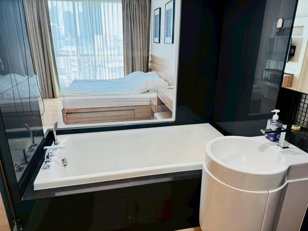 ให้เช่าคอนโดสาทร นราธิวาส : 🏷️ Special Price -Rhythm Sathorn 35k/month - 2Bedroom  With Bathtub **River View - Fully furnished & Ready to move in 
