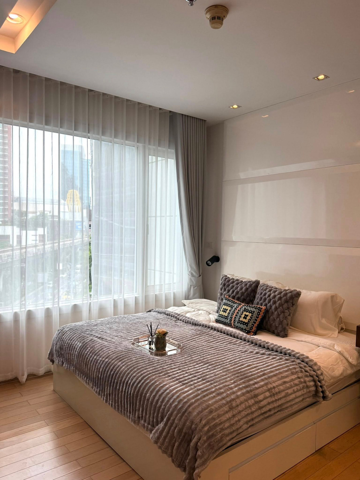 ขายคอนโดสุขุมวิท อโศก ทองหล่อ : ขายพร้อมผู้เช่า/SALE WITH TENANT : Siri @ Sukhumvit (สิริ แอท สุขุมวิท) - 2 ห้องนอน LC097