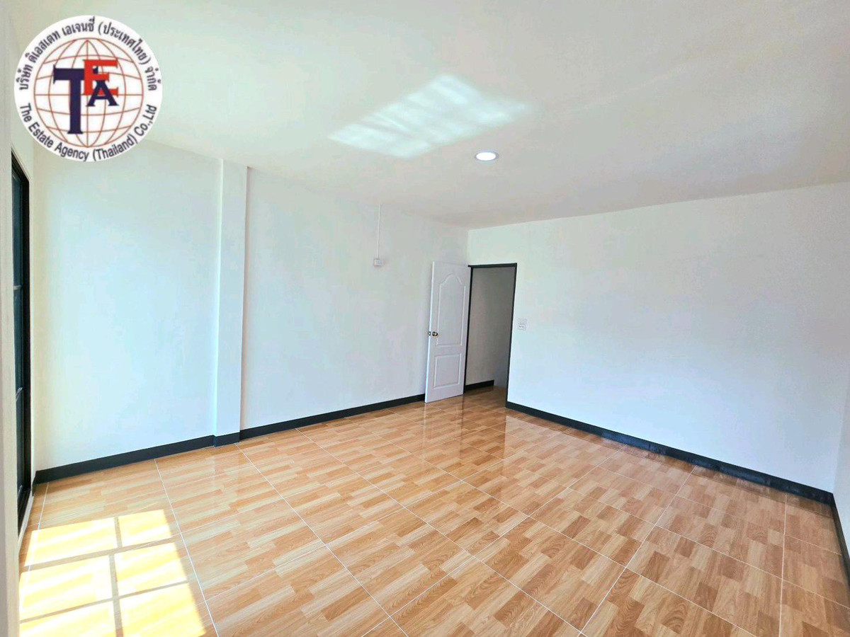 ขายทาวน์โฮมวิภาวดี ดอนเมือง หลักสี่ : ขายทาวน์เฮ้าส์ 2 ชั้น หมู่บ้านอยู่เจริญ หลังมุม ซอย 9 วิภาวดีรังสิต 37 สนามบินดอนเมือง เซียร์รังสิต แม็คโคร ฟิวเจอร์พาร์ครังสิต ตลาดสี่มุมเมือง สายไหม โรงพยาบาลบีแคร์ โรงพยาบาลจุฬาภร  พหลโยธินวิภาวดีรังสิต กำแพงเพชร 6  รามอินทรา