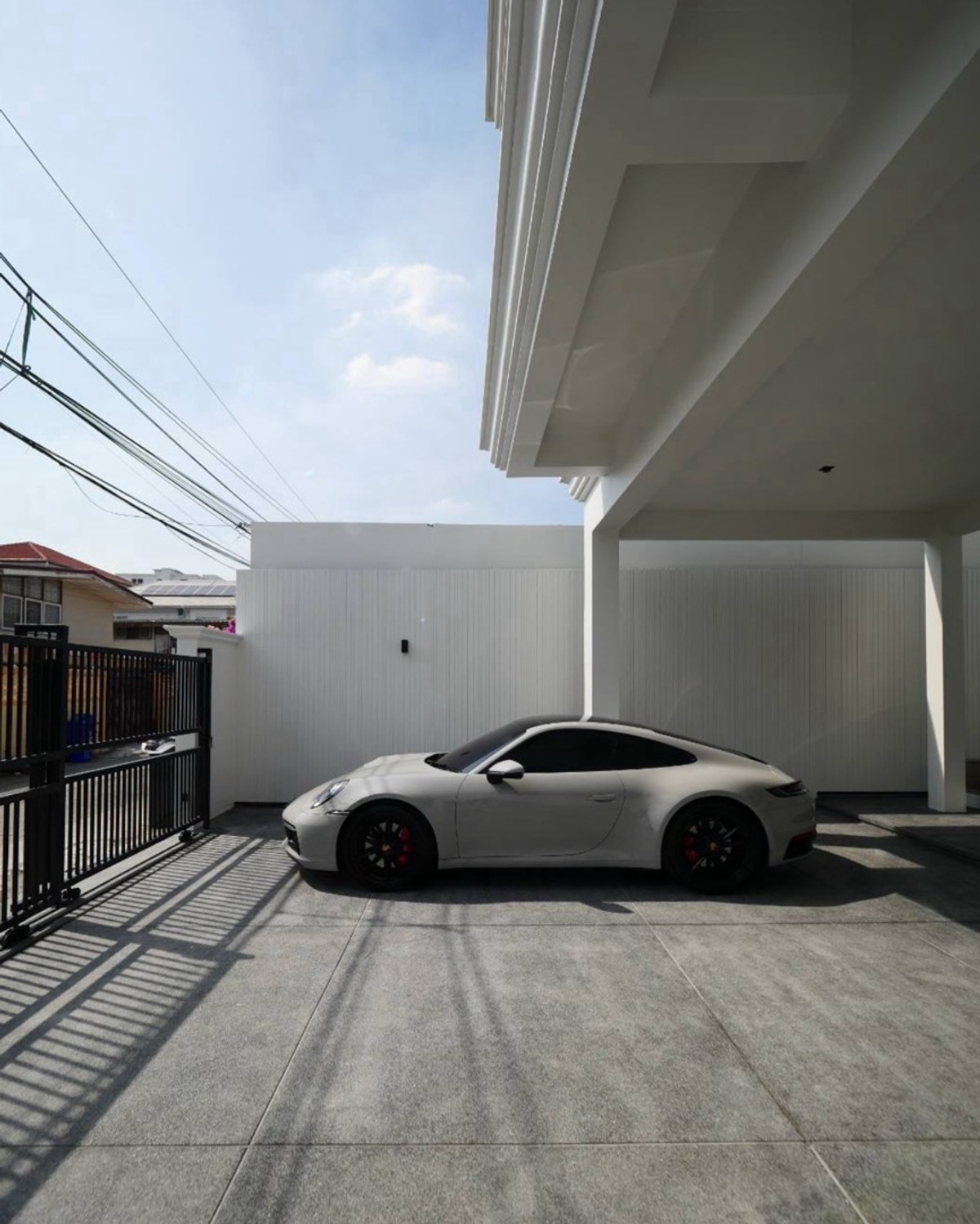 For RentOnnut, Udomsuk : FOR RENT / SALE MODERN LUXURY VILLA PRIDI BHANOMYONG 26 SUKHUMVIT 71 BANGKOK