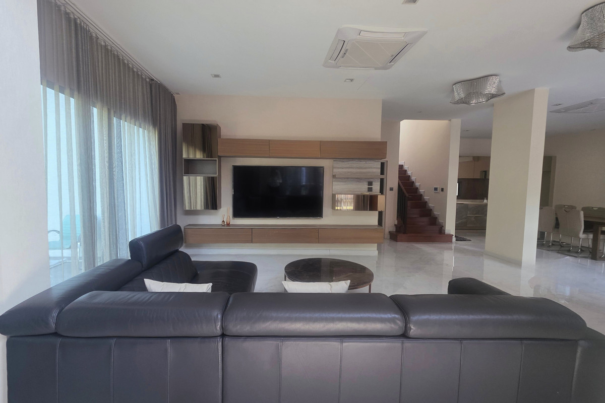 ขายบ้านพัฒนาการ ศรีนครินทร์ : ซื้อตอนนี้ดีที่สุด ขายบ้านหรู 3 ชั้น ที่ดินใหญ่153ตร.วา. แกรนด์ บางกอก บูเลอวาร์ด พระราม 9