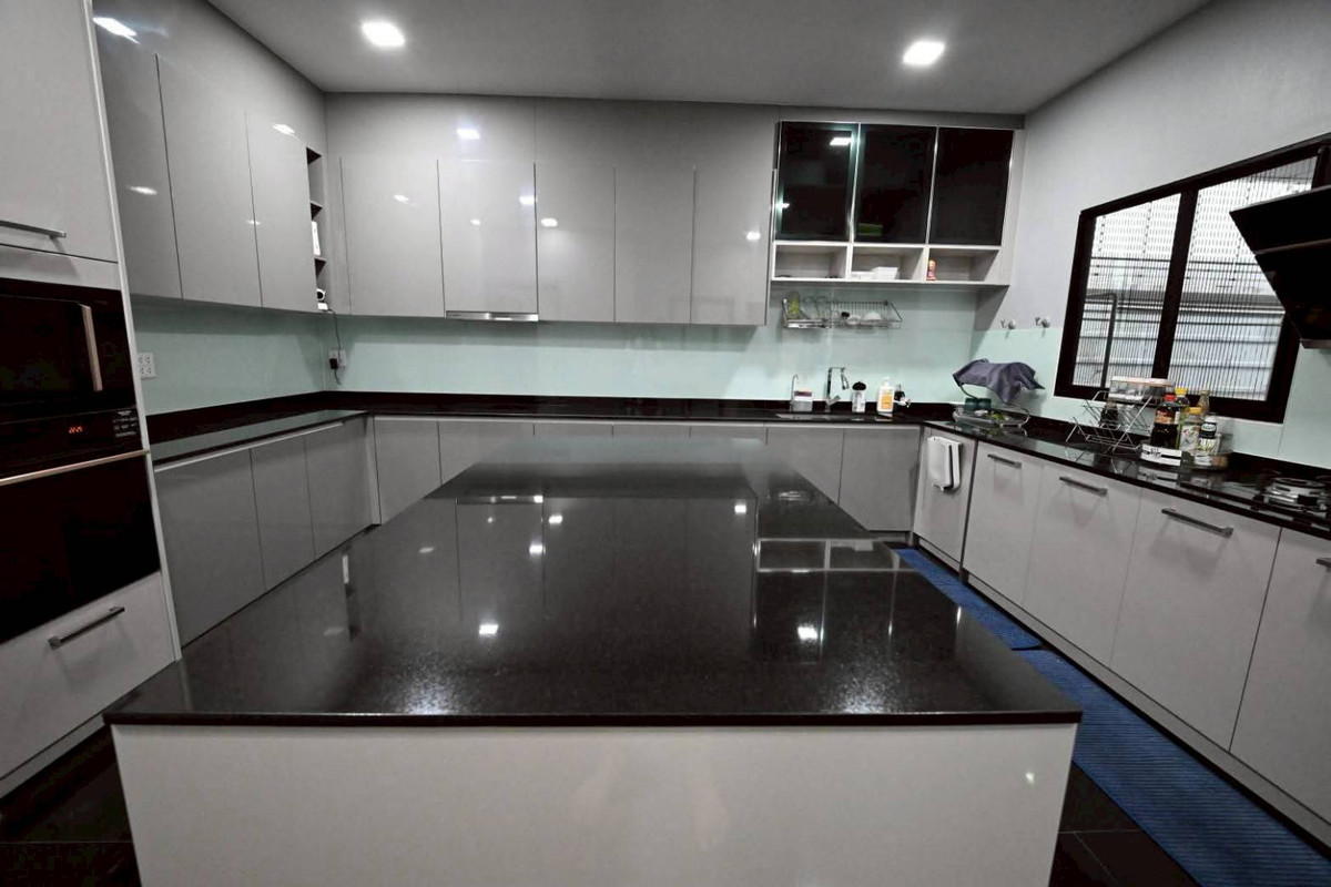 For RentHouseRama 2, Bang Khun Thian : For rent, 2-story detached house, Airi Rama 2 project, 5 bedrooms, 5 bathrooms, land 84 sq m., usable area 260 sq m., ready to move in. Near Central Rama 2 Department Store, Kanchana Expressway.