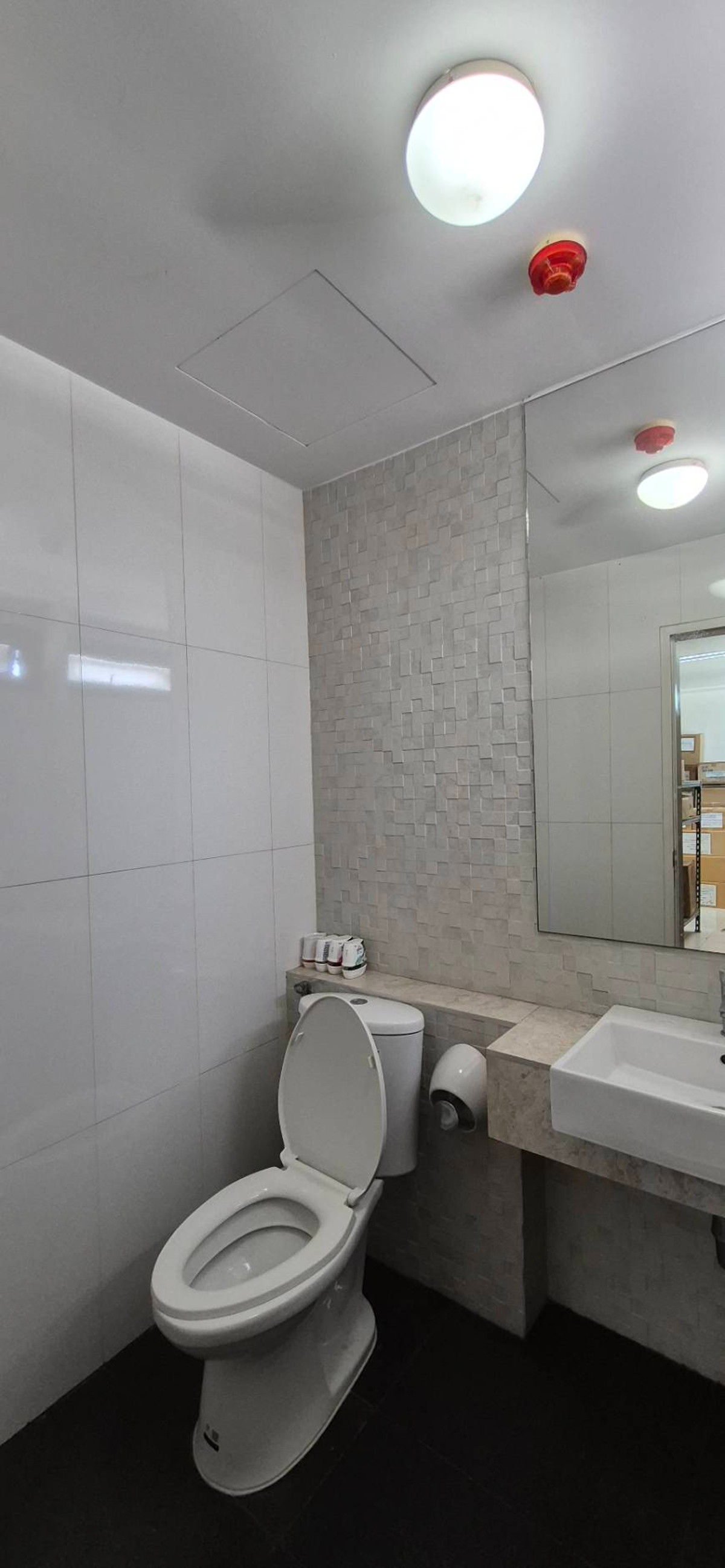 For SaleHome OfficeLadprao101, Happy Land, The Mall Bang Kapi : 5-story home office for sale, The Primary 101 Project, Soi Lat Phrao 101.  📌Cheaper than estimated