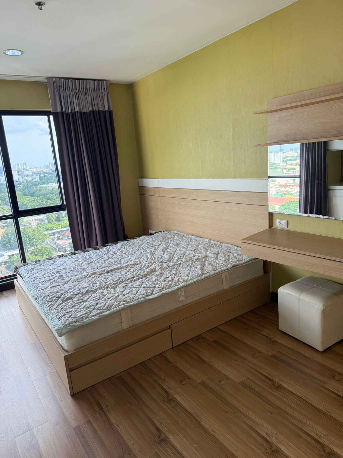 ให้เช่าคอนโดแจ้งวัฒนะ เมืองทอง : ปล่อยเช่าคอนโด เอกสินเพลส ชั้น19  46 ตรม. 13,000 บาท/เดือน ราคาต่อรองได้