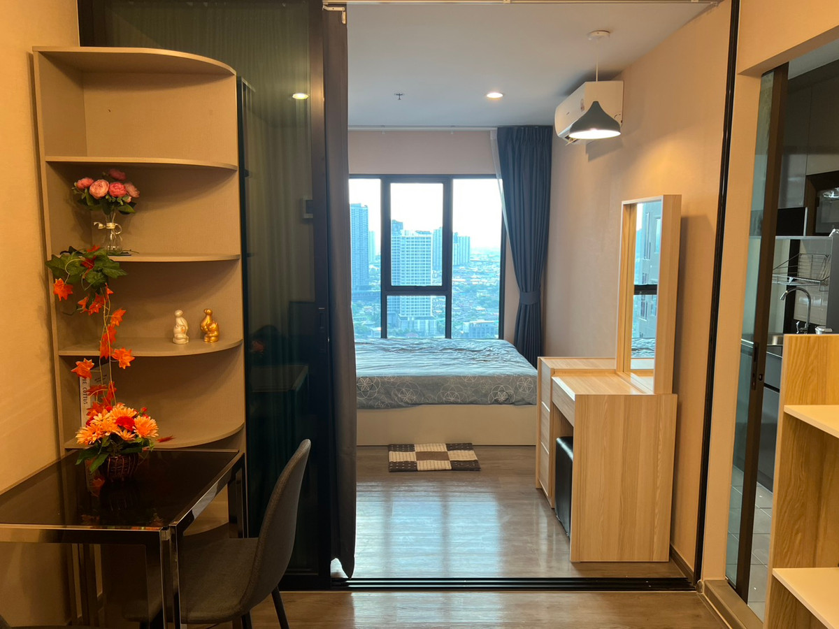 For RentCondoThaphra, Talat Phlu, Wutthakat : Cheap new condo for rent, Regent Wutthakat, 1 bedroom, beautiful room, pool view.