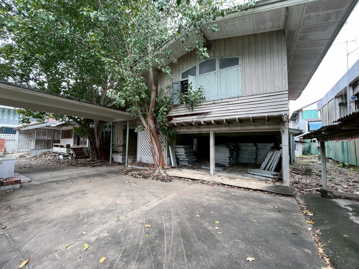 ให้เช่าบ้านอารีย์ อนุสาวรีย์ : ให้เช่าที่ดินพร้อมบ้าน อารีย์–พหลโยธิน 596.5 ตร.ว. ใกล้ BTS อารีย์ รองรับการใช้เชิงพาณิชย์และการพัฒนาในอนาคต