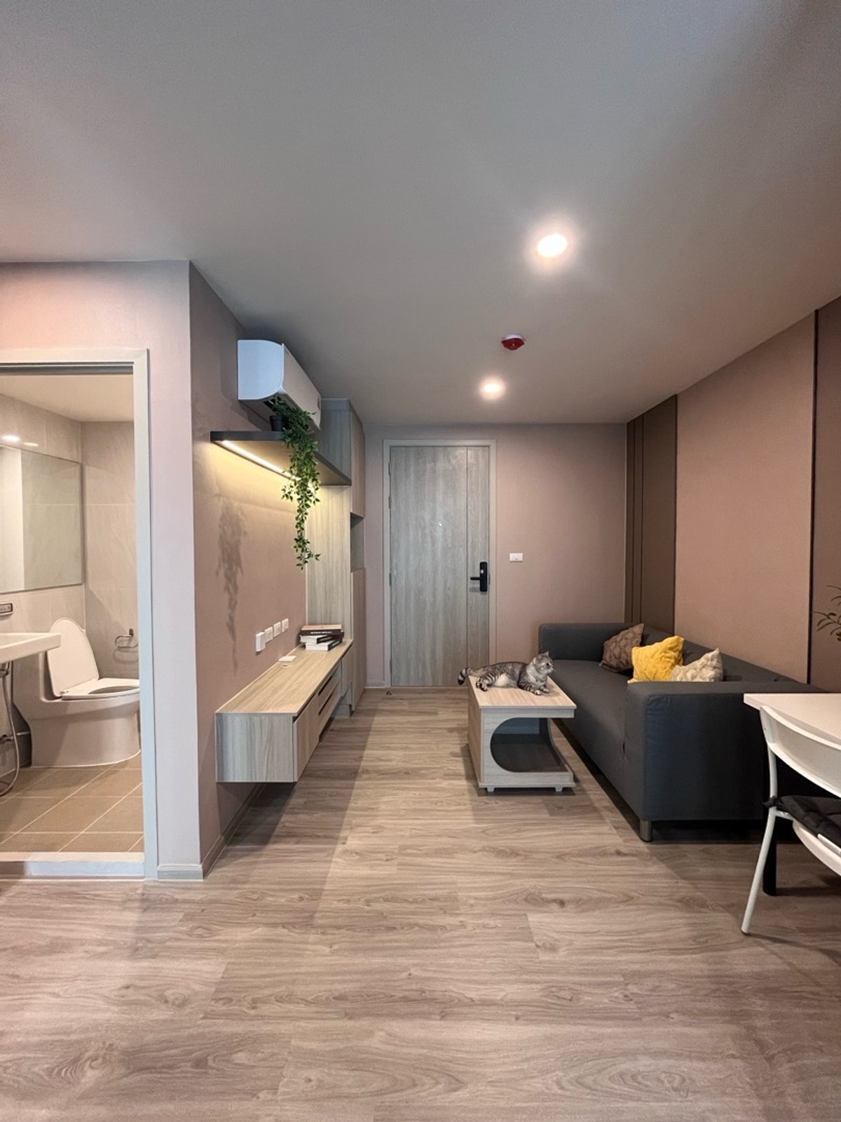 For RentCondoOnnut, Udomsuk : 🐶You can raise animals. Brand new room, ready to move in.