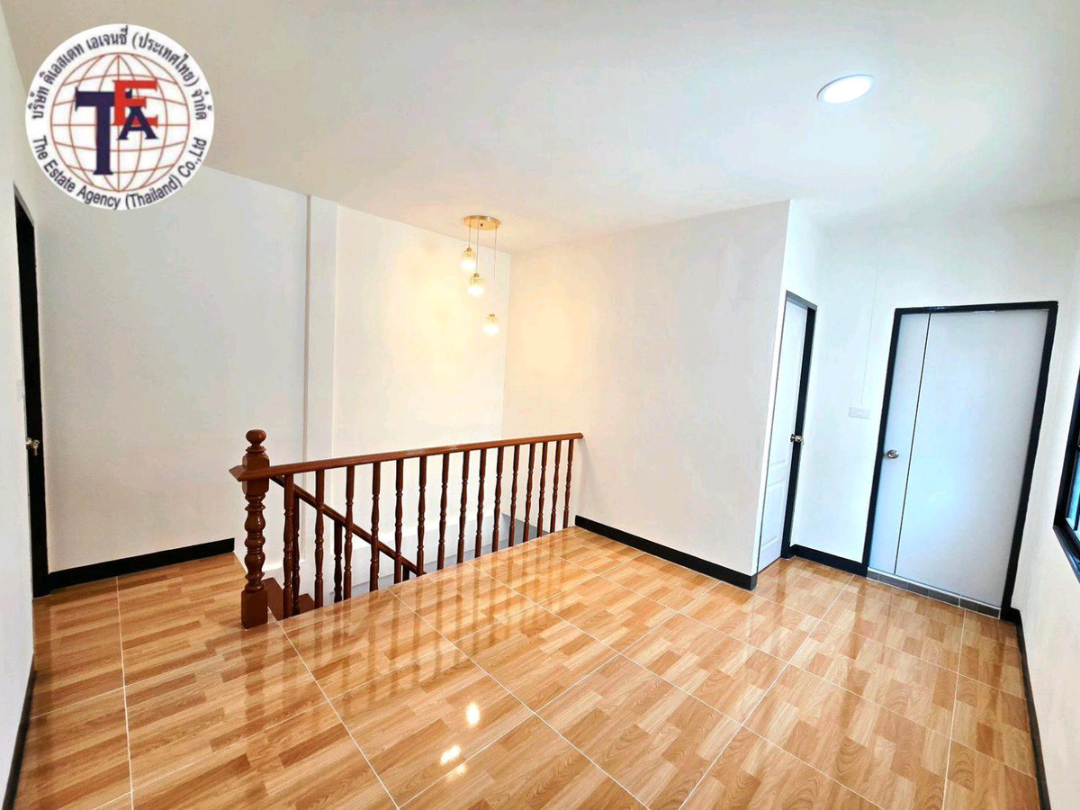 ขายทาวน์โฮมวิภาวดี ดอนเมือง หลักสี่ : ขายทาวน์เฮ้าส์ 2 ชั้น หมู่บ้านอยู่เจริญ หลังมุม ซอย 9 วิภาวดีรังสิต 37 สนามบินดอนเมือง เซียร์รังสิต แม็คโคร ฟิวเจอร์พาร์ครังสิต ตลาดสี่มุมเมือง สายไหม โรงพยาบาลบีแคร์ โรงพยาบาลจุฬาภร  พหลโยธินวิภาวดีรังสิต กำแพงเพชร 6  รามอินทรา