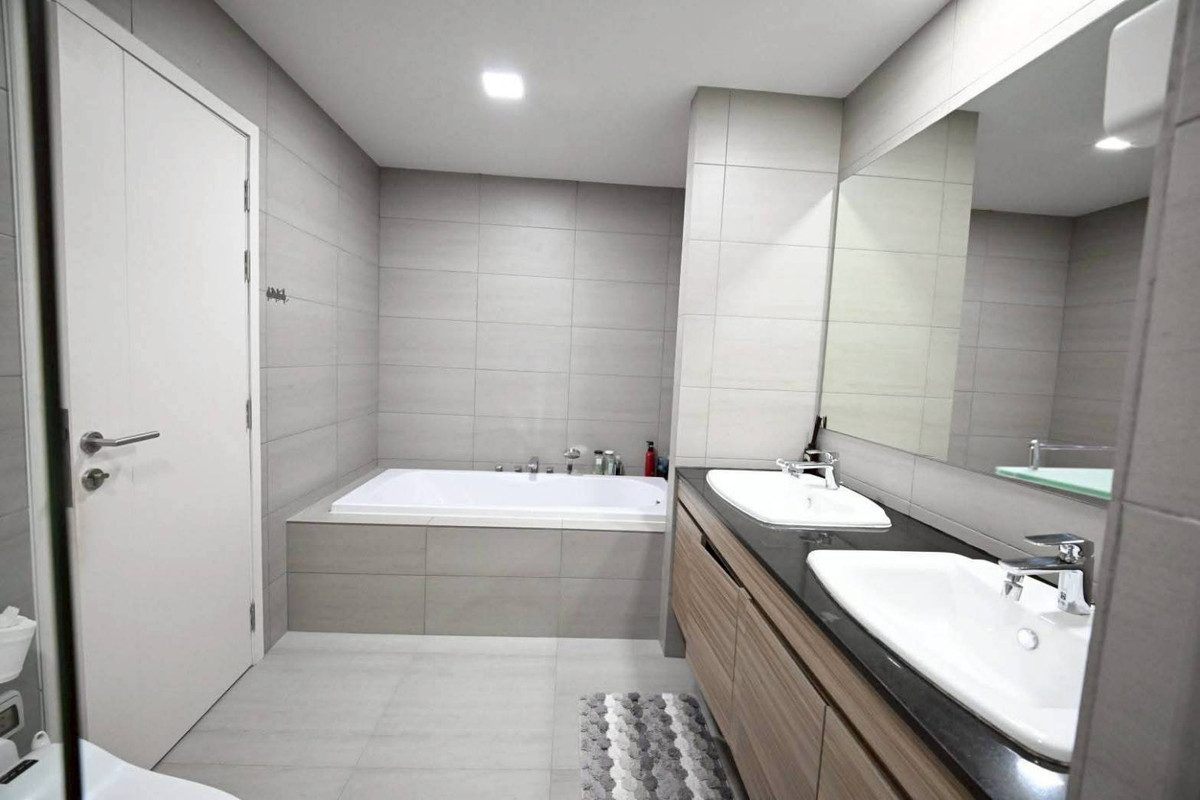 For RentHouseRama 2, Bang Khun Thian : For rent, 2-story detached house, Airi Rama 2 project, 5 bedrooms, 5 bathrooms, land 84 sq m., usable area 260 sq m., ready to move in. Near Central Rama 2 Department Store, Kanchana Expressway.