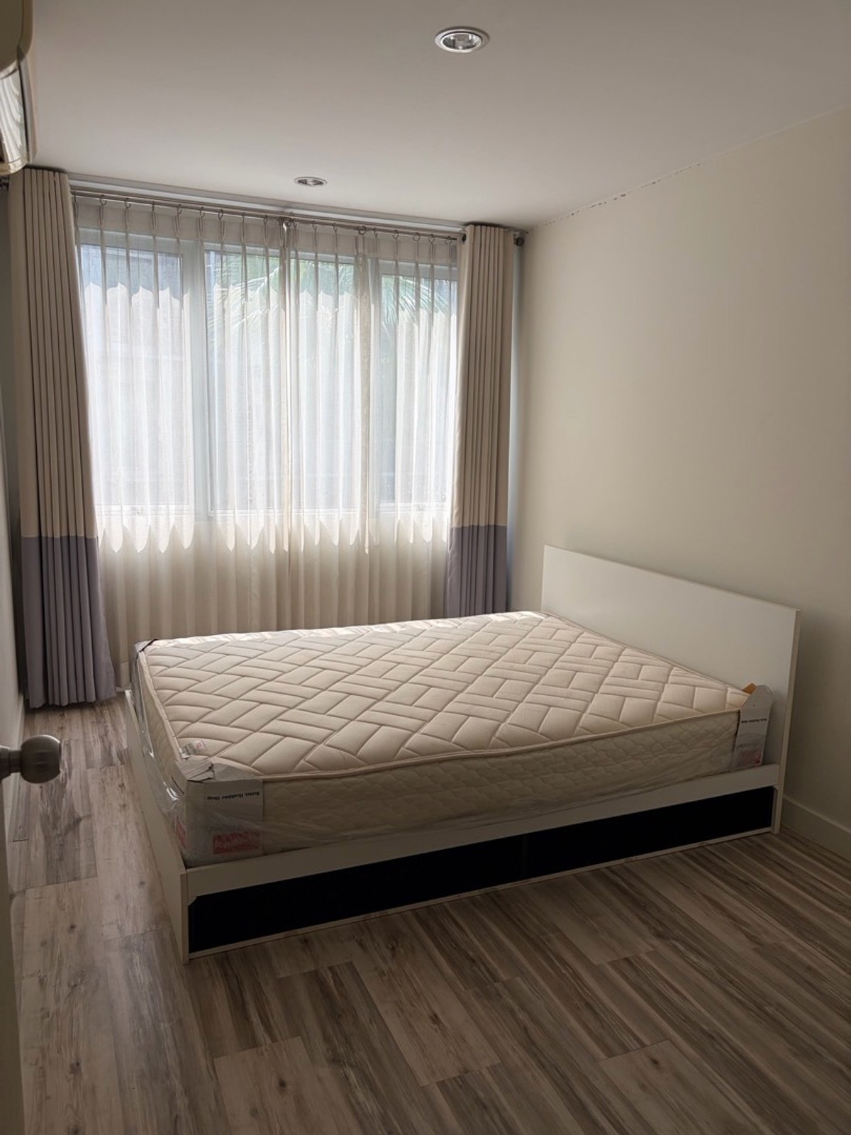 ให้เช่าคอนโดพระราม 5 ราชพฤกษ์ บางกรวย : ให้เช่า วิวสระ