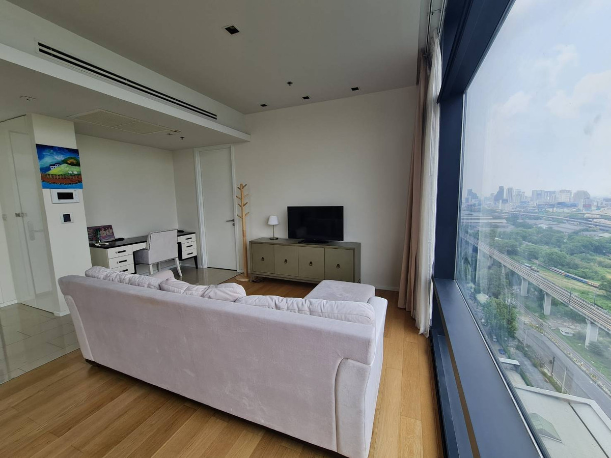For SaleCondoRama9, Petchburi, RCA : Circle Living Prototype / corner room with open view Best value, near MRT Phetchaburi / 2 bedrooms, 82 sq m. Call 0937890899