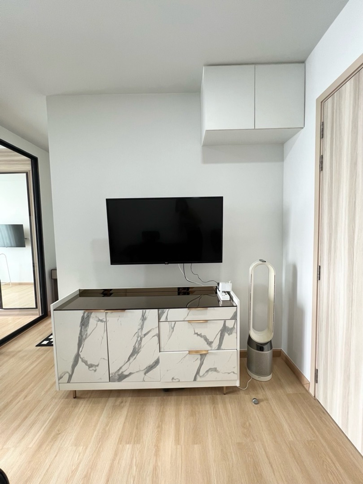 For SaleCondoKasetsart, Ratchayothin : ⚡️ [For Sale] Urgent! Condominium for Sale Chewathai Kaset–NawaminFully furnished + complete electrical appliances, move-in readyBrand-new SPC flooring throughout the unit 🔥Near BTS Kasetsart