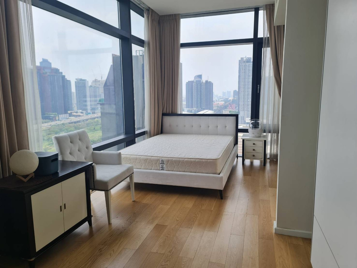 For SaleCondoRama9, Petchburi, RCA : Circle Living Prototype / corner room with open view Best value, near MRT Phetchaburi / 2 bedrooms, 82 sq m. Call 0937890899