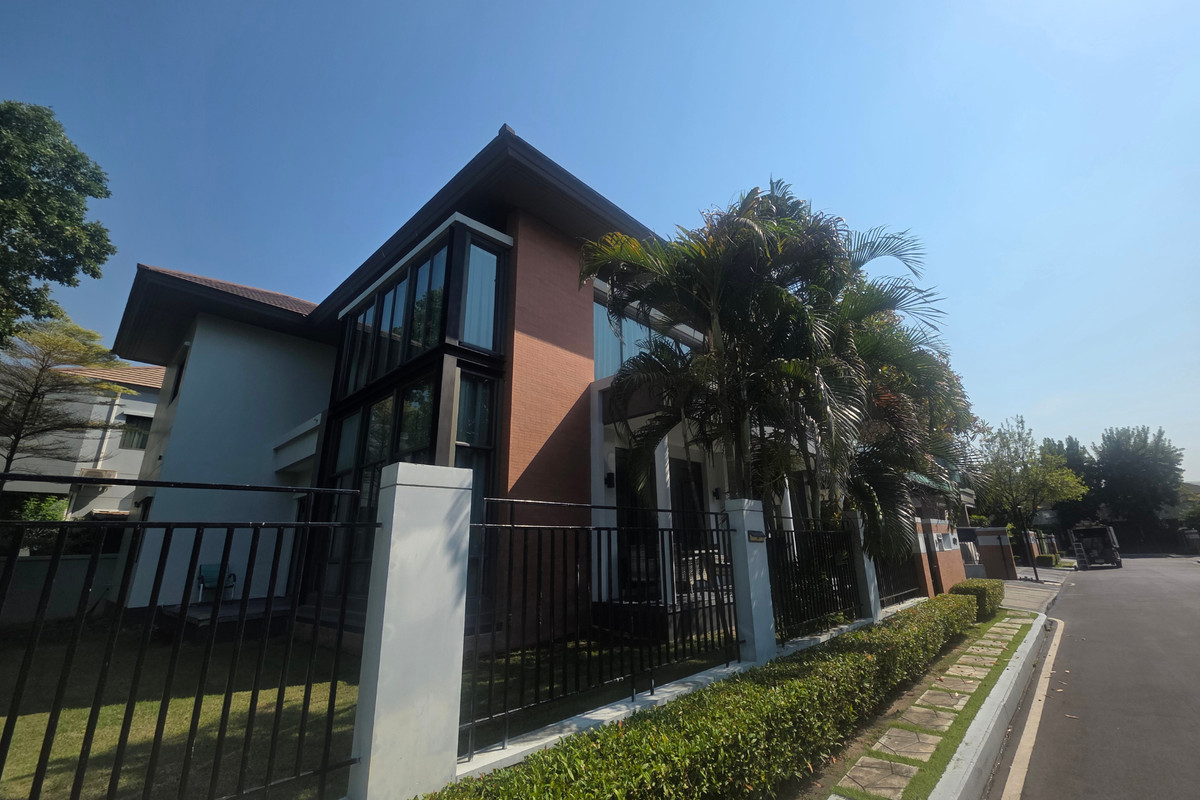 ขายบ้านพัฒนาการ ศรีนครินทร์ : ซื้อตอนนี้ดีที่สุด ขายบ้านหรู 3 ชั้น ที่ดินใหญ่153ตร.วา. แกรนด์ บางกอก บูเลอวาร์ด พระราม 9