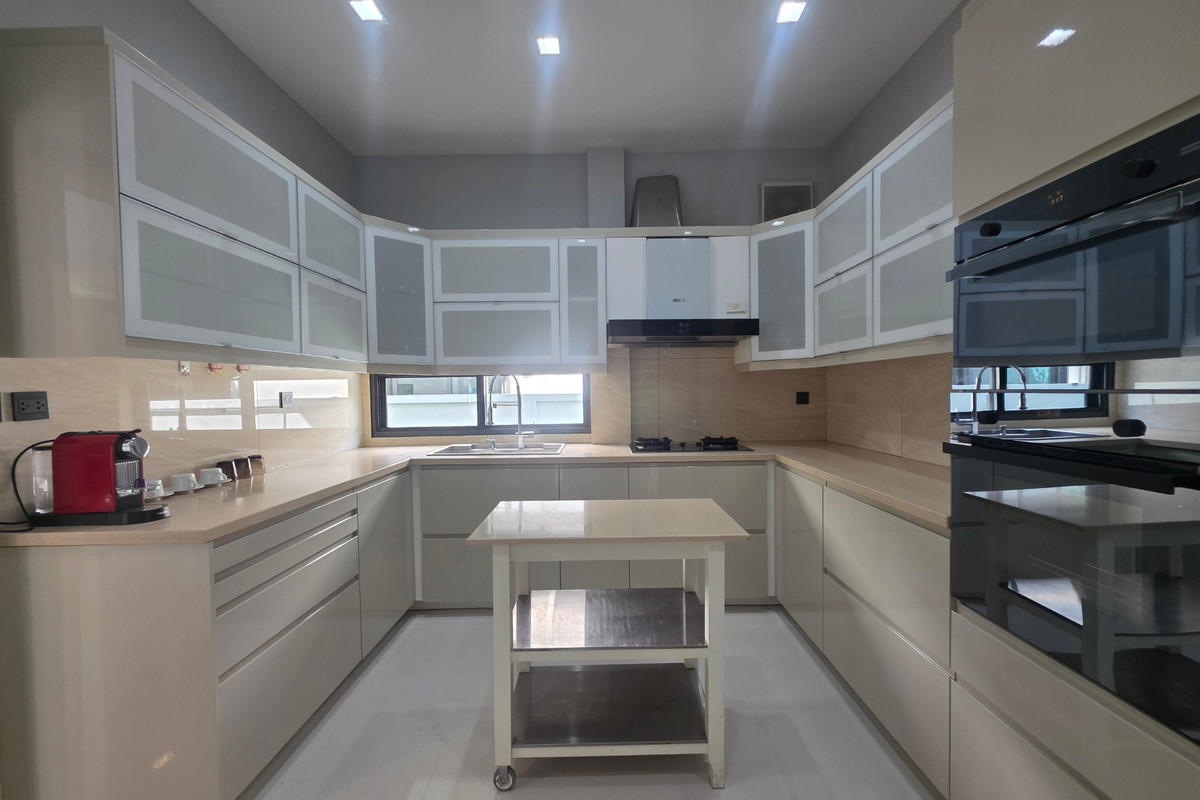 ขายบ้านพัฒนาการ ศรีนครินทร์ : ซื้อตอนนี้ดีที่สุด ขายบ้านหรู 3 ชั้น ที่ดินใหญ่153ตร.วา. แกรนด์ บางกอก บูเลอวาร์ด พระราม 9