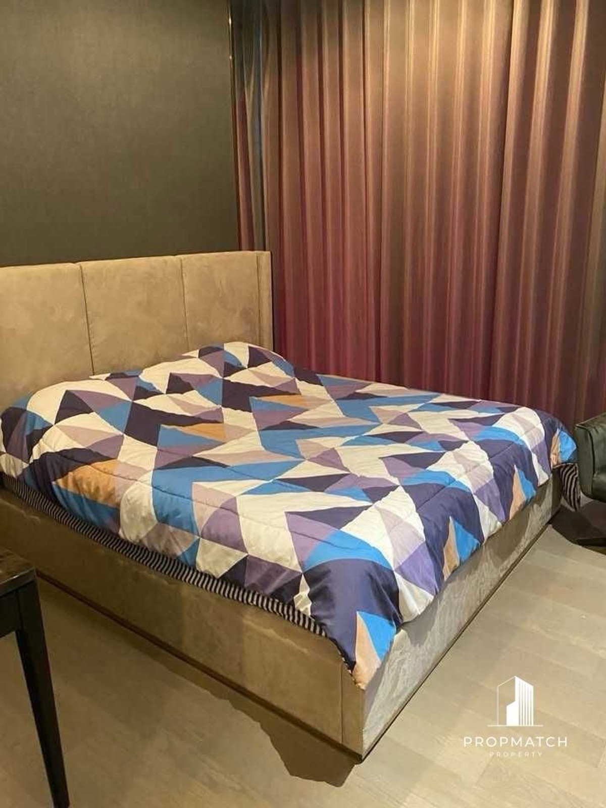 ให้เช่าคอนโดพระราม 9 เพชรบุรีตัดใหม่ RCA : ราคาดีมาก THE ESSE at SINGHA COMPLEX 1 ห้องนอน 1 ห้องน้ำ ขนาด 48 ตรม.  พร้อมอยู่  42,000/เดือน  ติด MRT เพรชบุรี สนใจนัดชม Call/ Line 0646696546