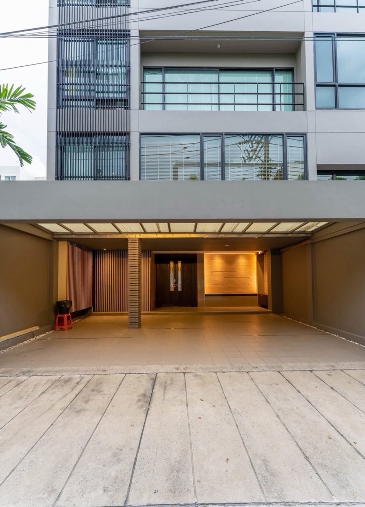 ขายทาวน์โฮมพัฒนาการ ศรีนครินทร์ : ขายทาวน์โฮม Noble Cube พัฒนาการ ที่ดิน 79.9 ตร.วา พื้นที่ใช้สอย 680 ตร.ม พร้อมสระว่ายน้ำ