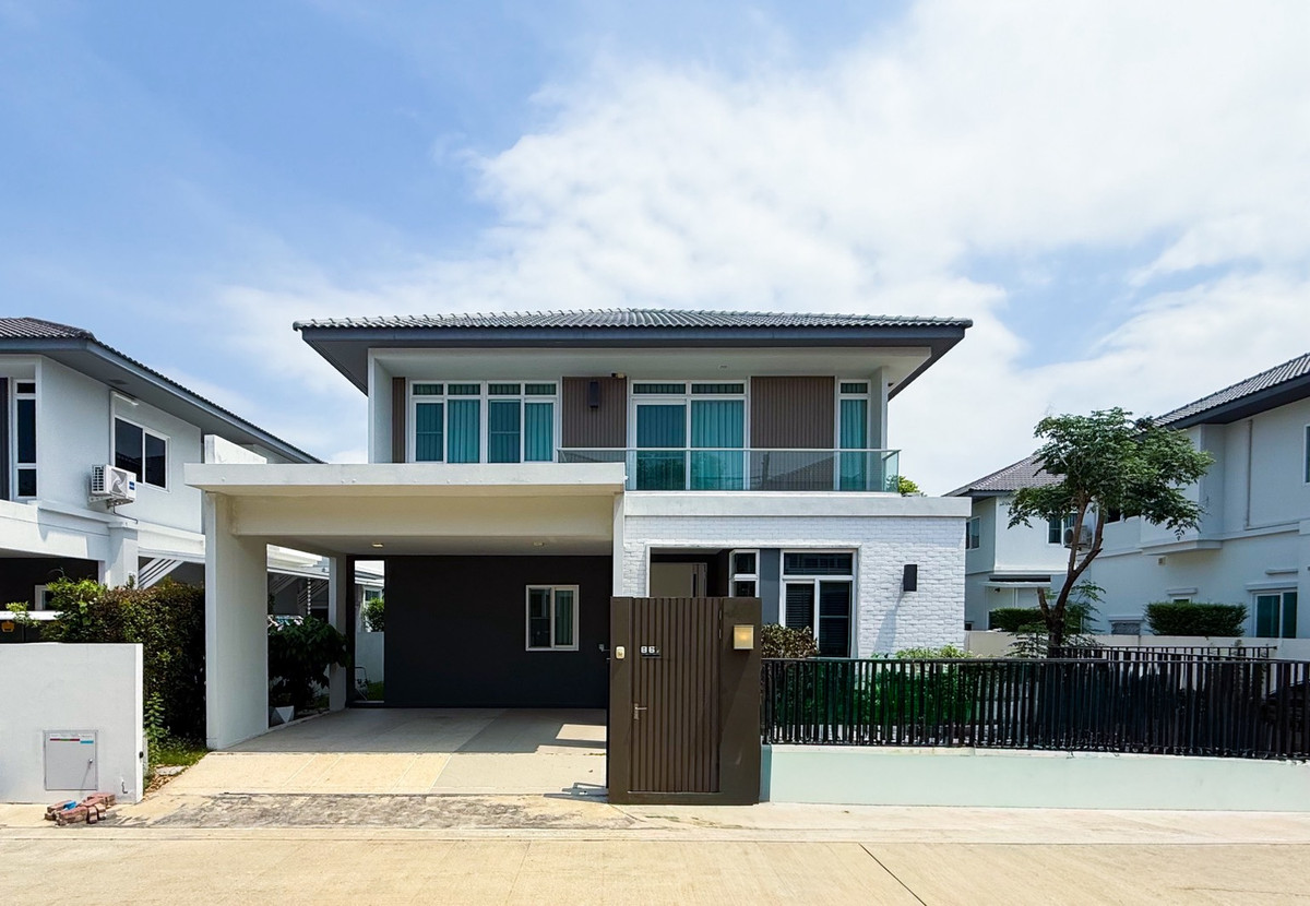 For SaleHouseBangna, Bearing, Lasalle : Manthana 2 Bangna Km.7, corner plot house, wide garden next to the house, beautiful built-ins✨ | BN53