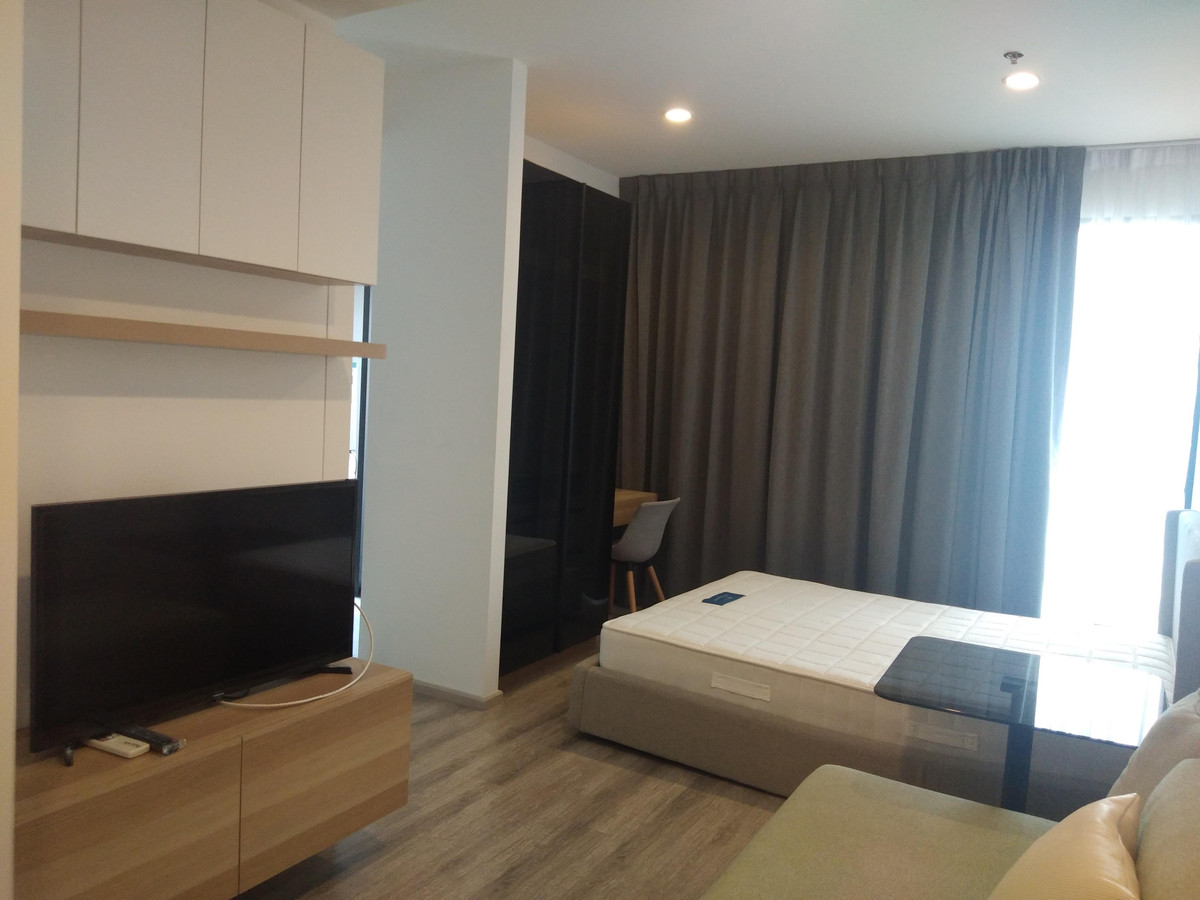 For RentCondoRama9, Petchburi, RCA : Studio room for rent 28 sq m. 18K!!!!