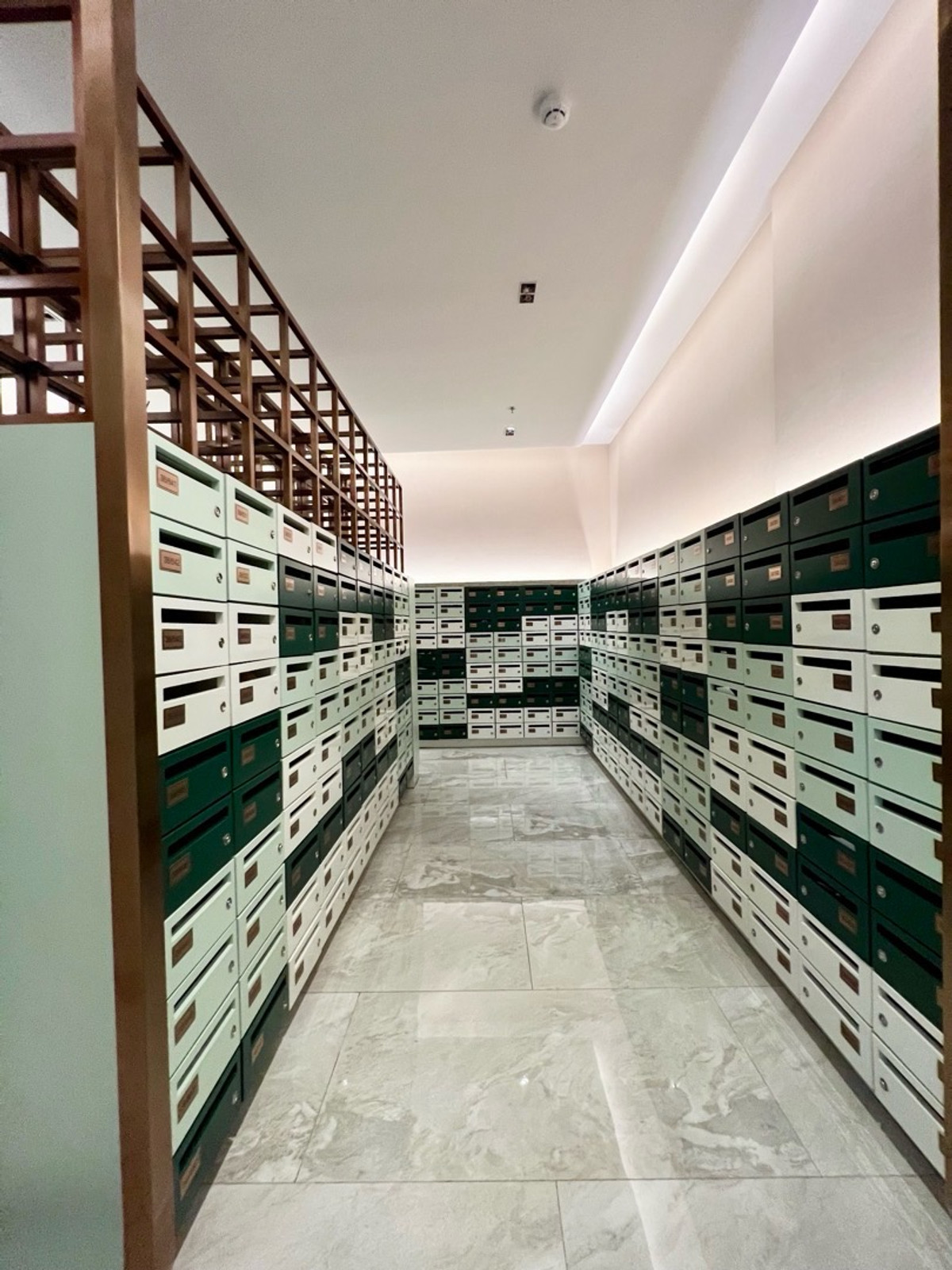 For SaleCondoKasetsart, Ratchayothin : ⚡️ [For Sale] Urgent! Condominium for Sale Chewathai Kaset–NawaminFully furnished + complete electrical appliances, move-in readyBrand-new SPC flooring throughout the unit 🔥Near BTS Kasetsart